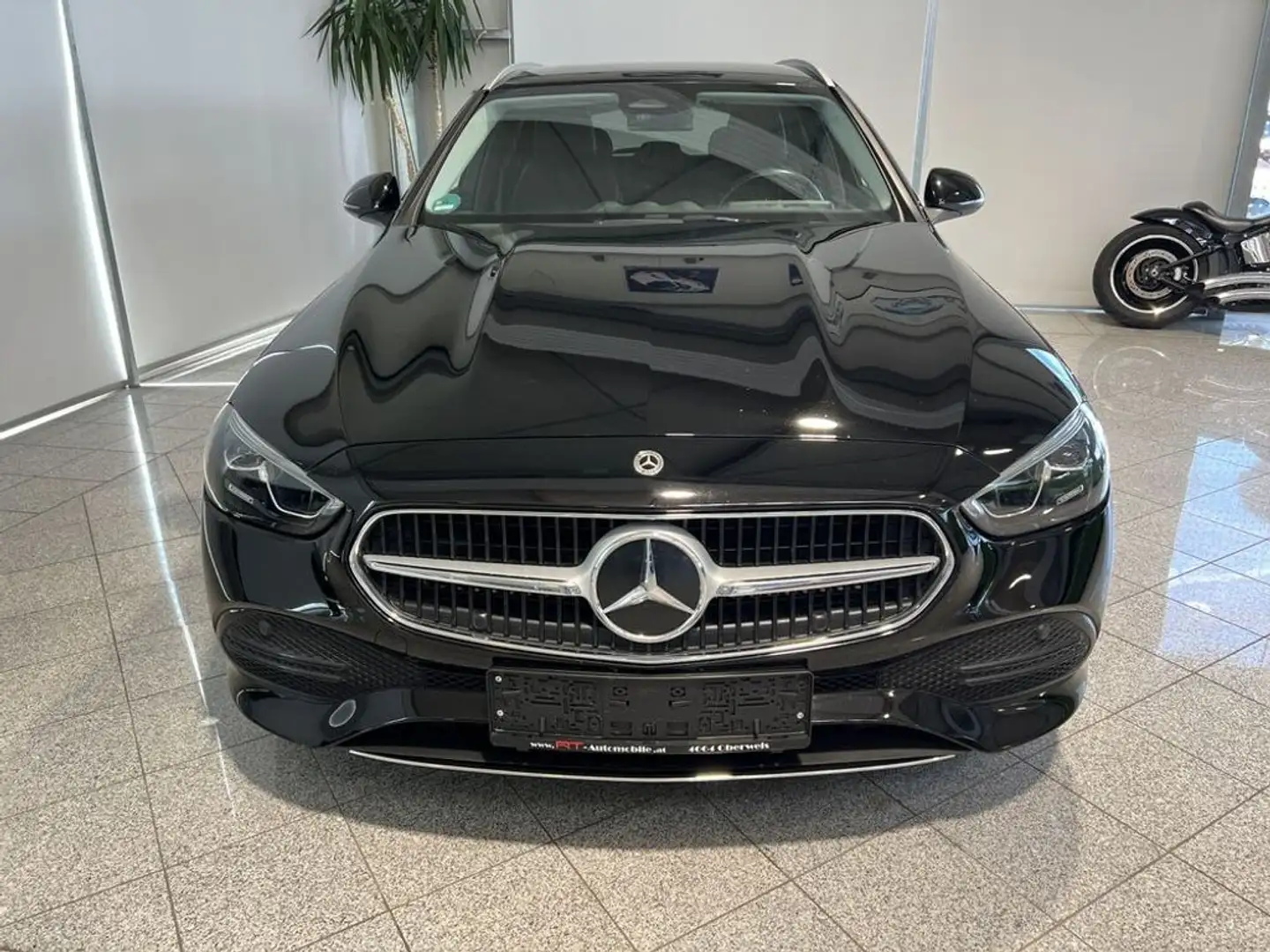 Mercedes-Benz C 220 d 4Matic Avantgarde Schwarz - 2