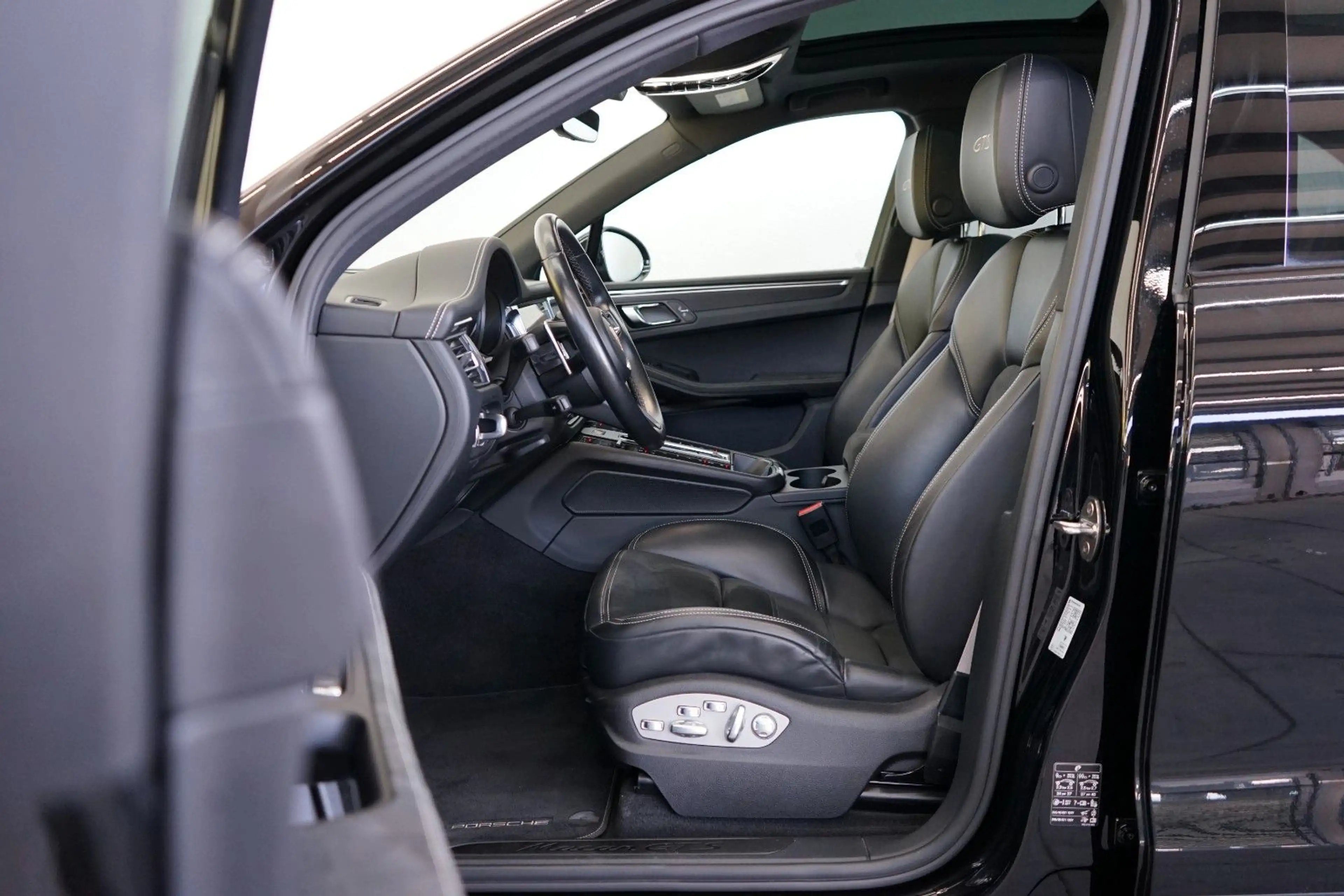 Porsche Macan GTS/LUFT/PANO/ACC/STHZ/18W/BOSE/CAM/KEYLES — photo 16
