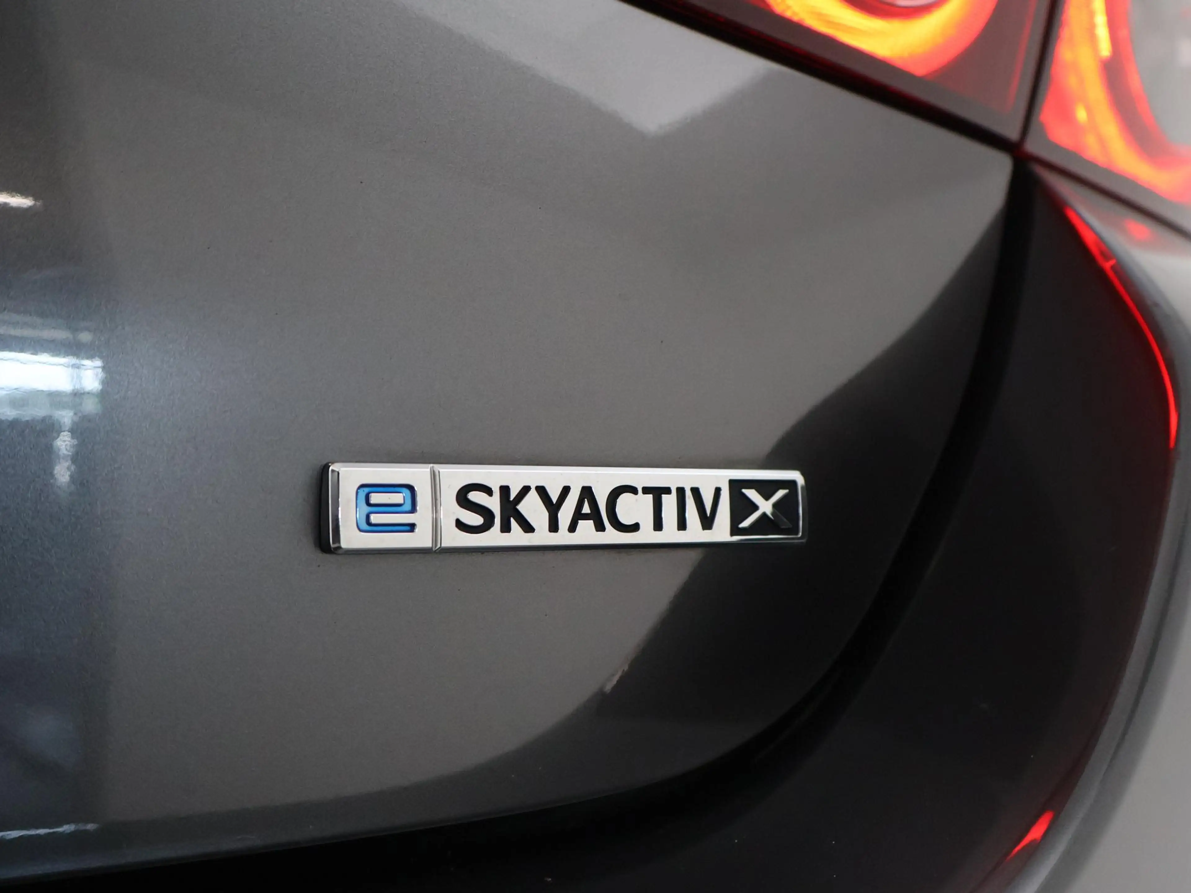 Mazda 3 2.0 e-SkyActiv-X M HYBRID 186 PK LUXURY + CARPLAY — photo 34