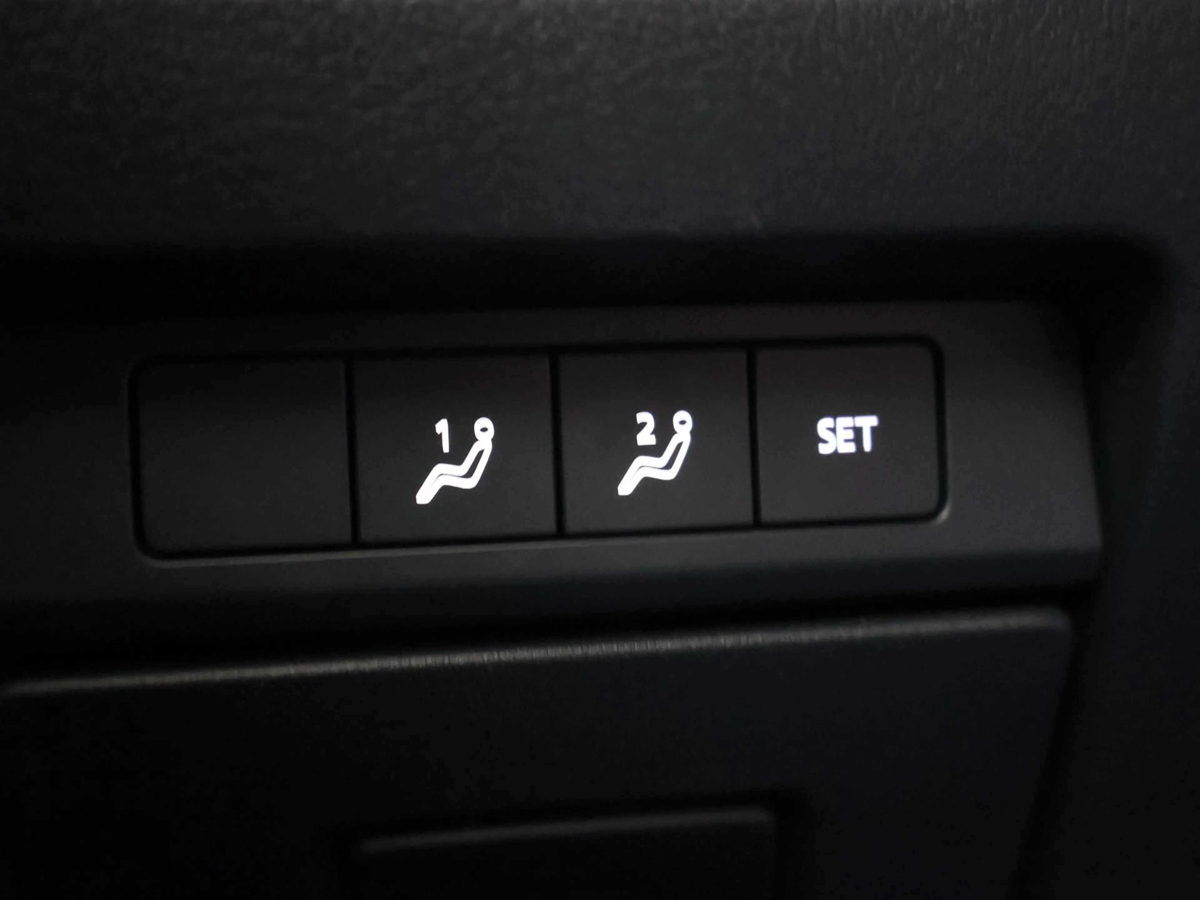 Mazda 3 2.0 e-SkyActiv-X M HYBRID 186 PK LUXURY + CARPLAY — photo 20