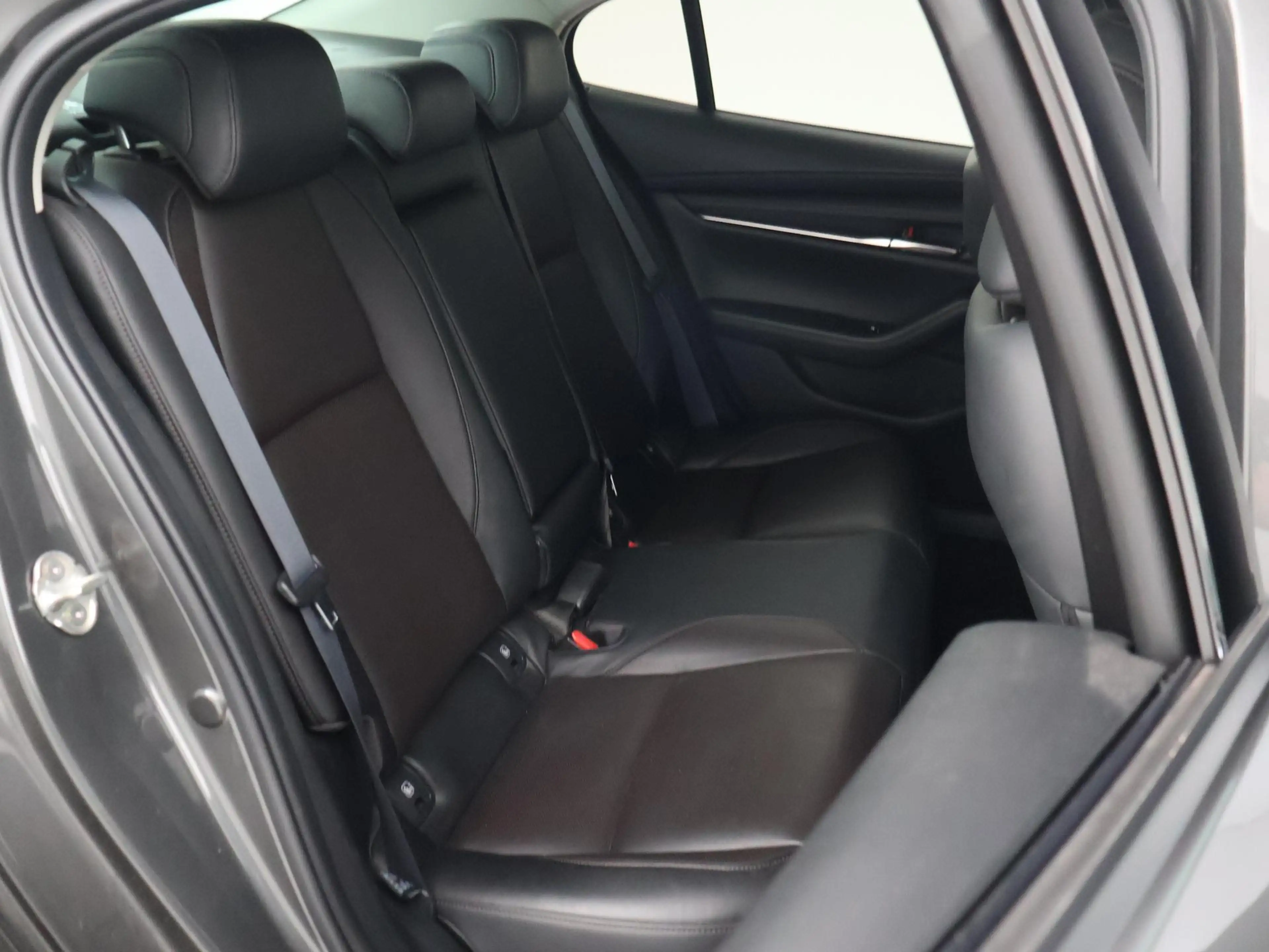 Mazda 3 2.0 e-SkyActiv-X M HYBRID 186 PK LUXURY + CARPLAY — photo 9