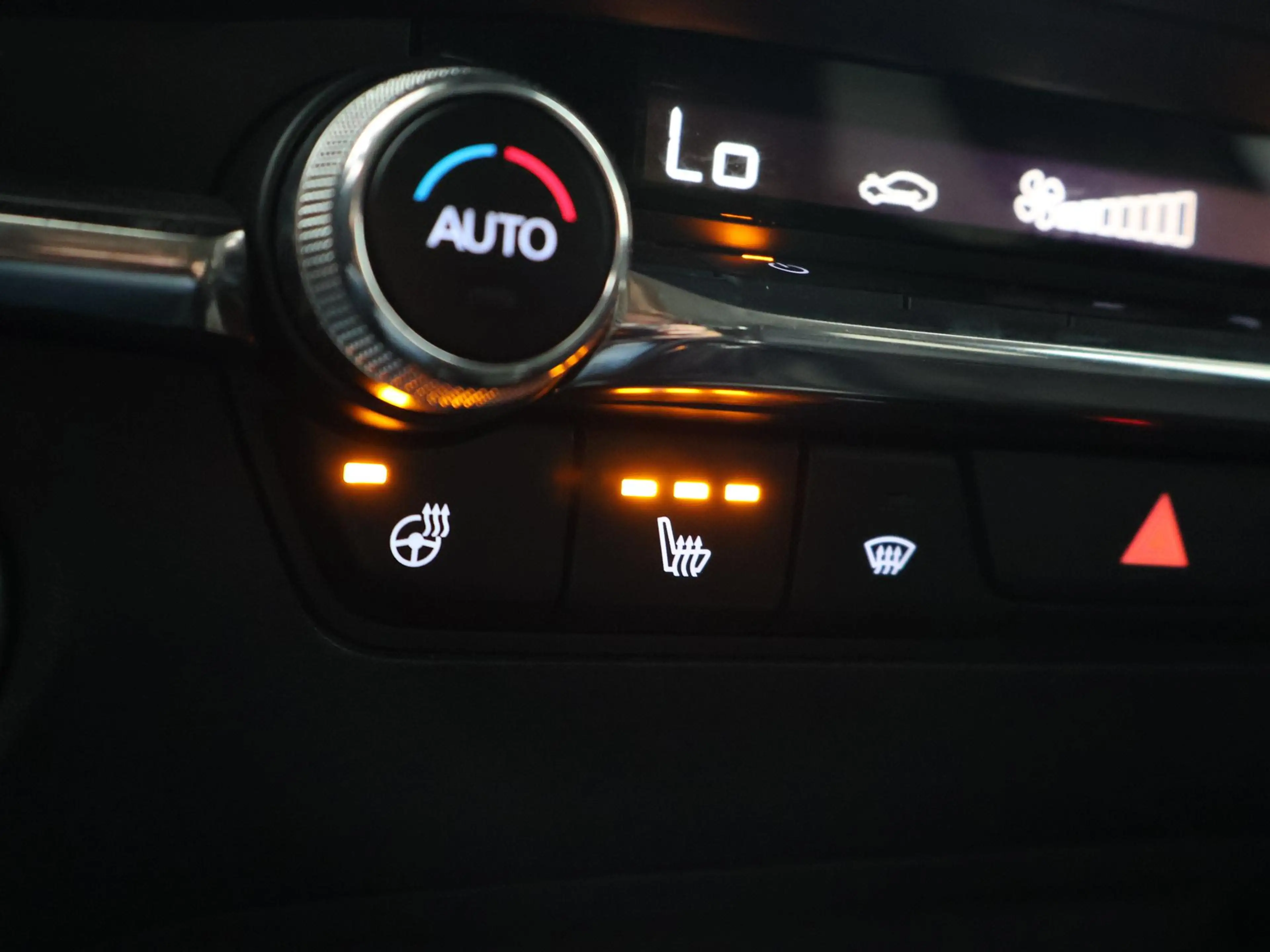 Mazda 3 2.0 e-SkyActiv-X M HYBRID 186 PK LUXURY + CARPLAY — photo 45