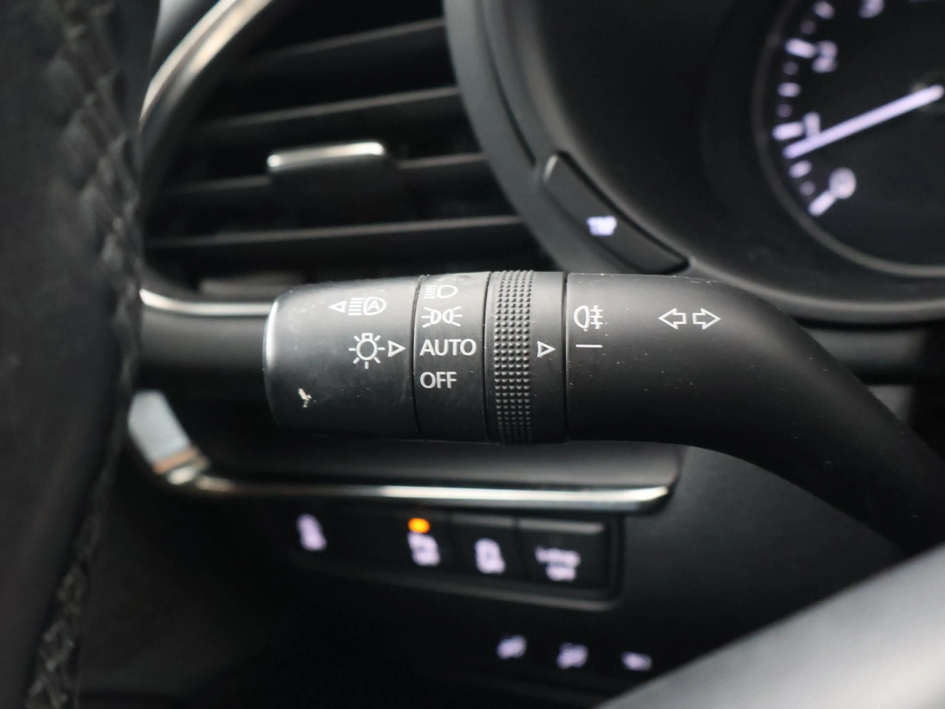 Mazda 3 2.0 e-SkyActiv-X M HYBRID 186 PK LUXURY + CARPLAY — photo 22