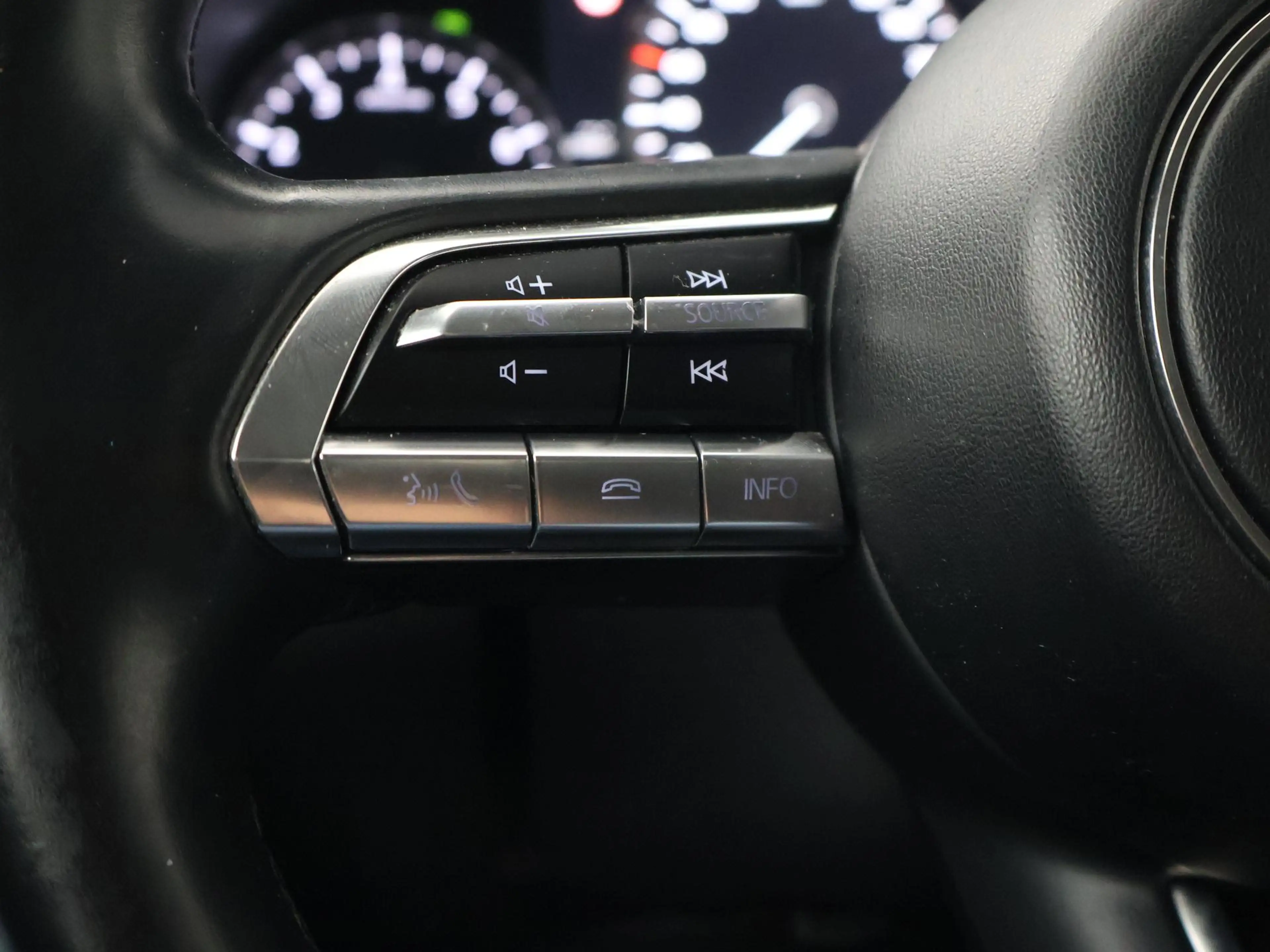 Mazda 3 2.0 e-SkyActiv-X M HYBRID 186 PK LUXURY + CARPLAY — photo 26
