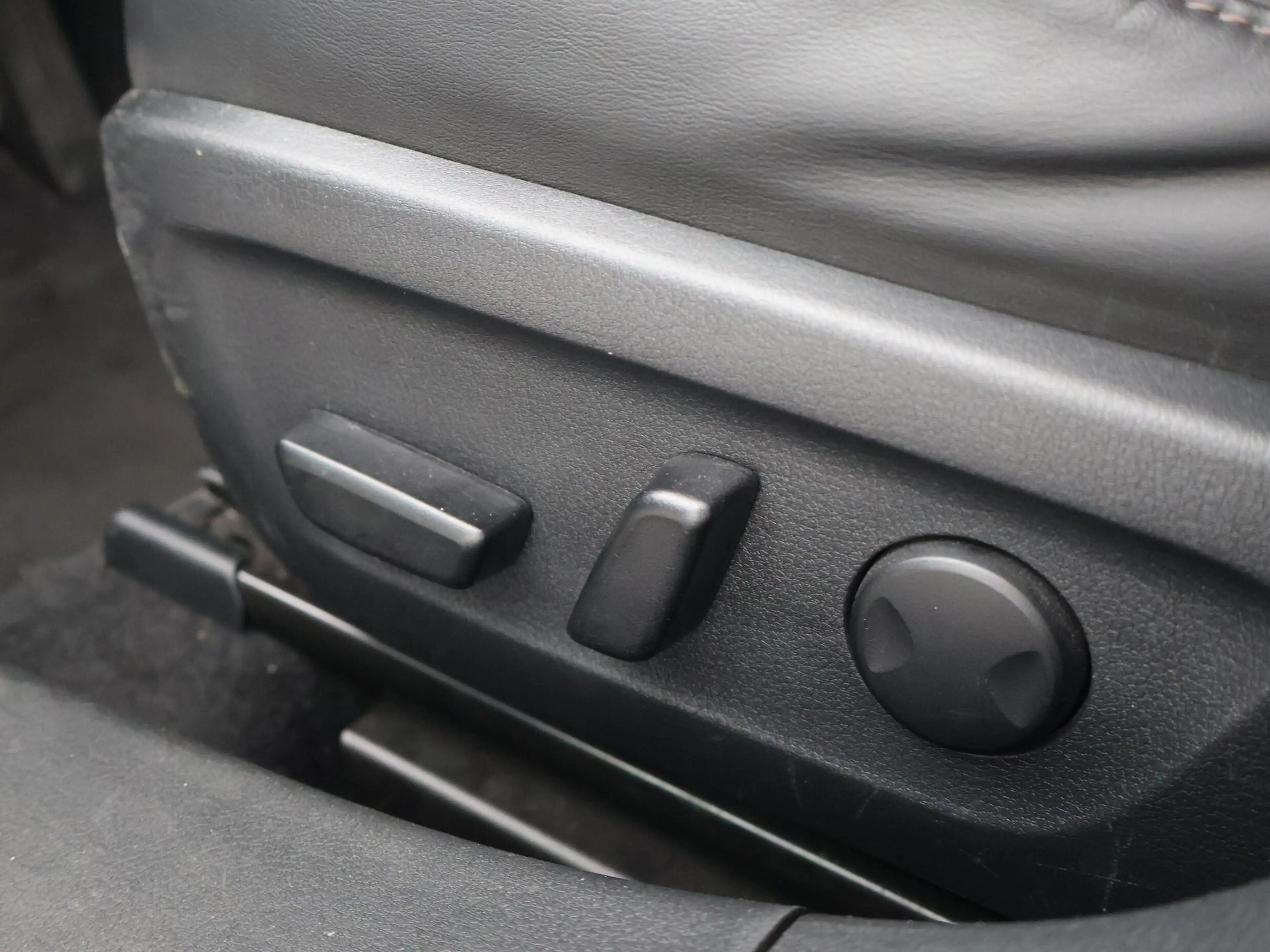 Mazda 3 2.0 e-SkyActiv-X M HYBRID 186 PK LUXURY + CARPLAY — photo 36