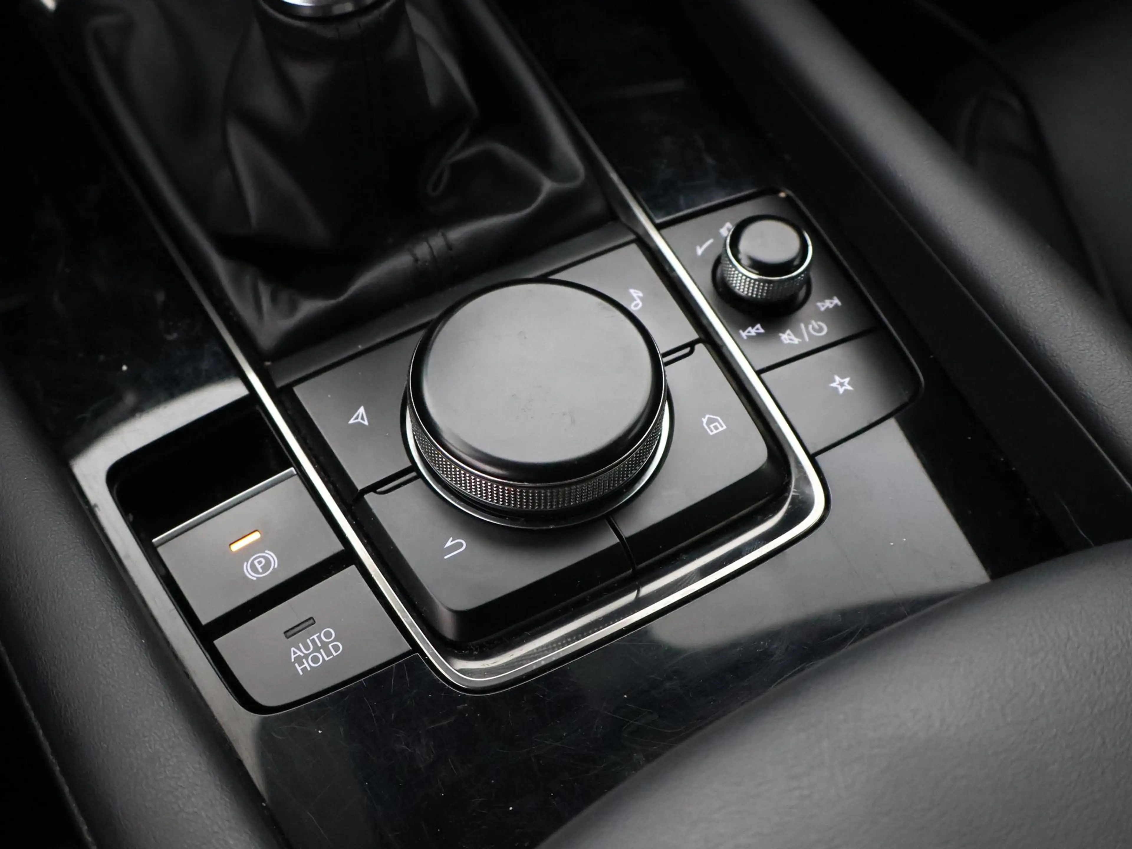 Mazda 3 2.0 e-SkyActiv-X M HYBRID 186 PK LUXURY + CARPLAY — photo 48