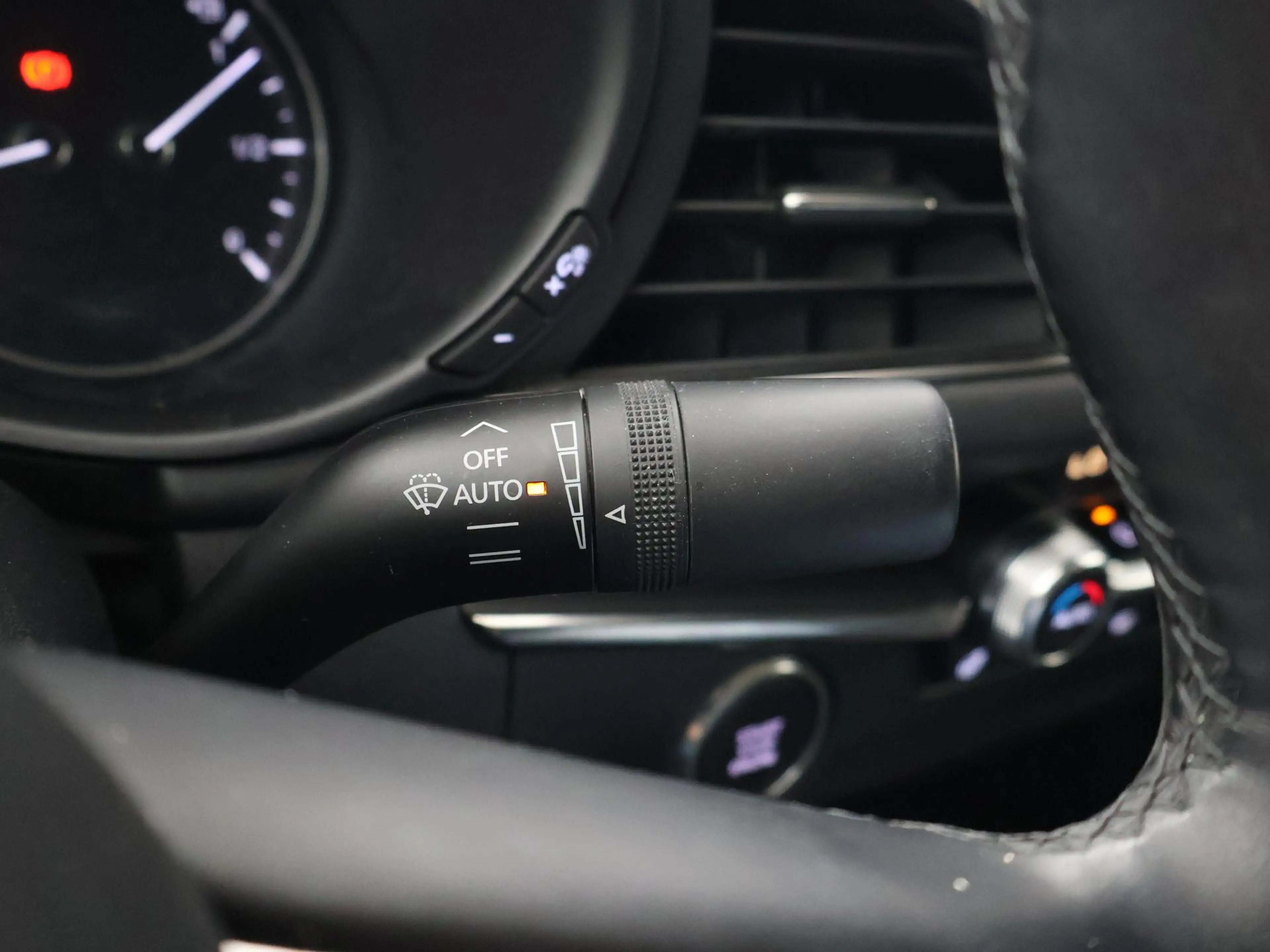 Mazda 3 2.0 e-SkyActiv-X M HYBRID 186 PK LUXURY + CARPLAY — photo 23