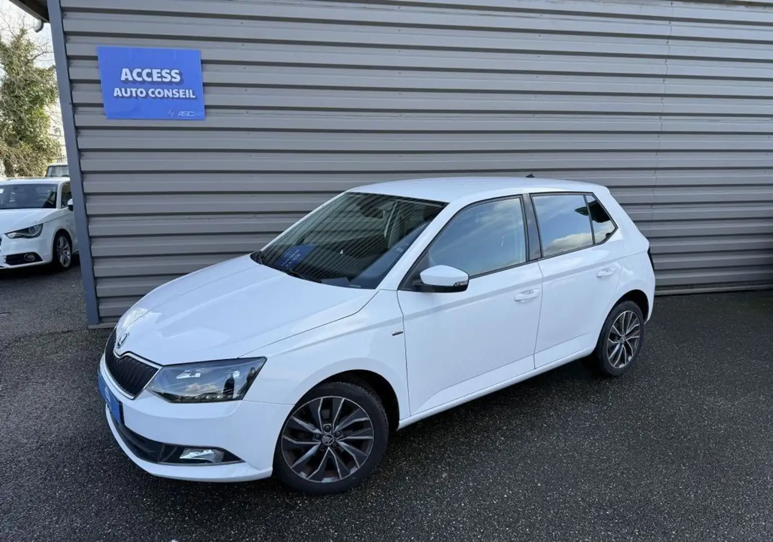 Skoda Fabia (3) 1.0 TSI 95 DRIVE Dossier Entretien GARANTIE 12 MOIS Blanc - 1
