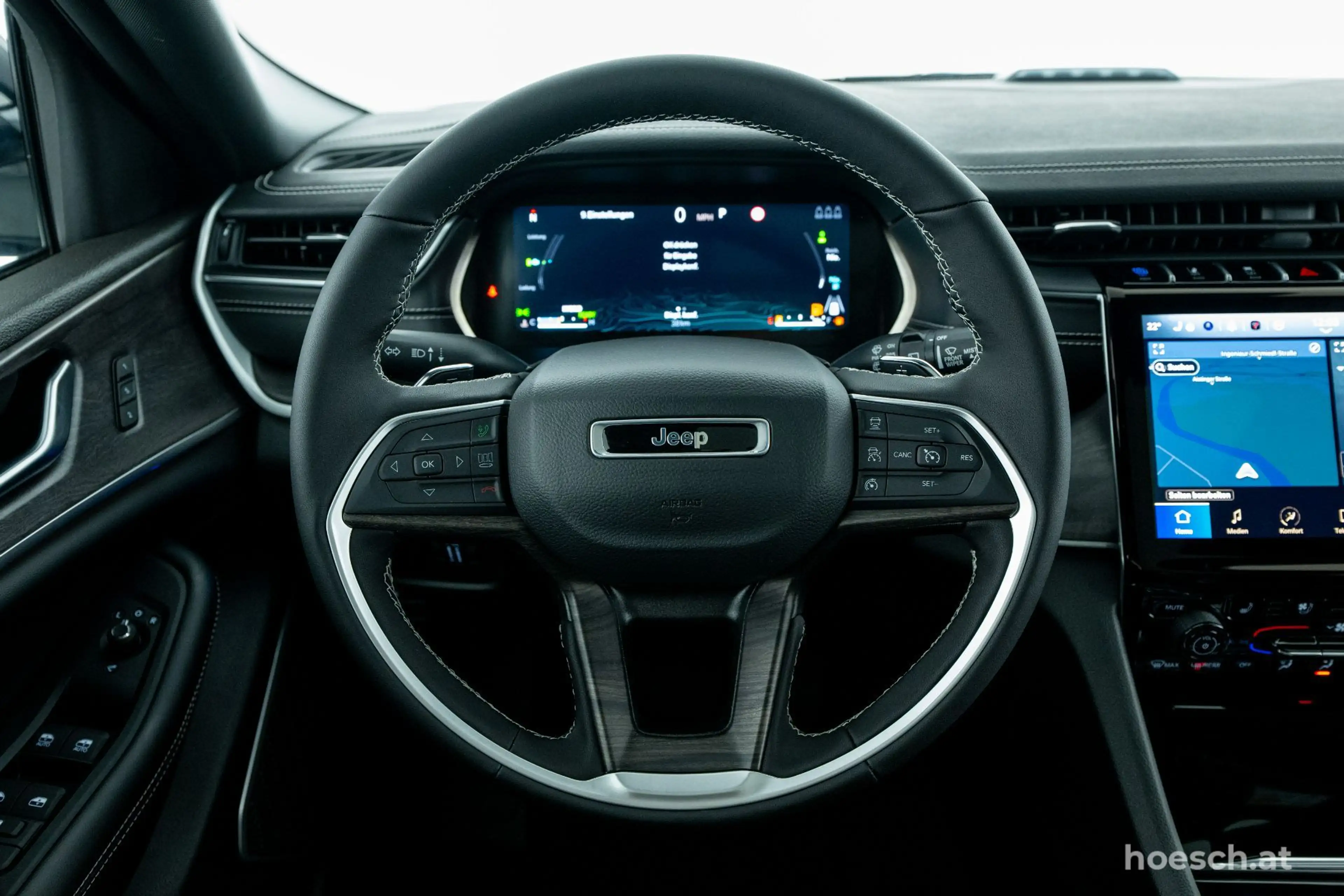 Jeep Grand Cherokee 4xe PHEV Limited PANO LEDER ALPINE ++ — photo 6