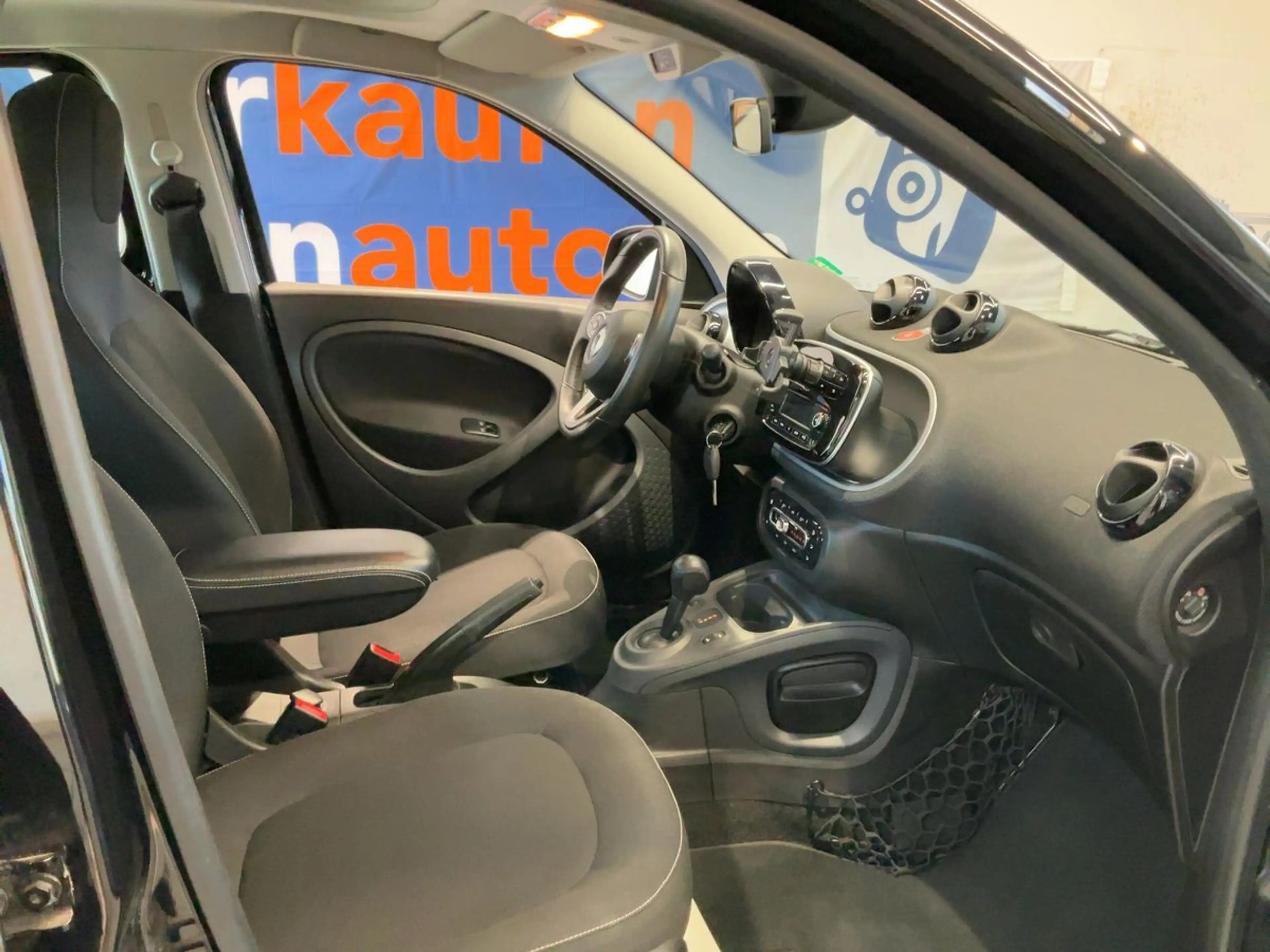smart forFour Passion 66 *FALTDACH*SHZ*KLIMAUT*BLUETOOTH* — photo 4