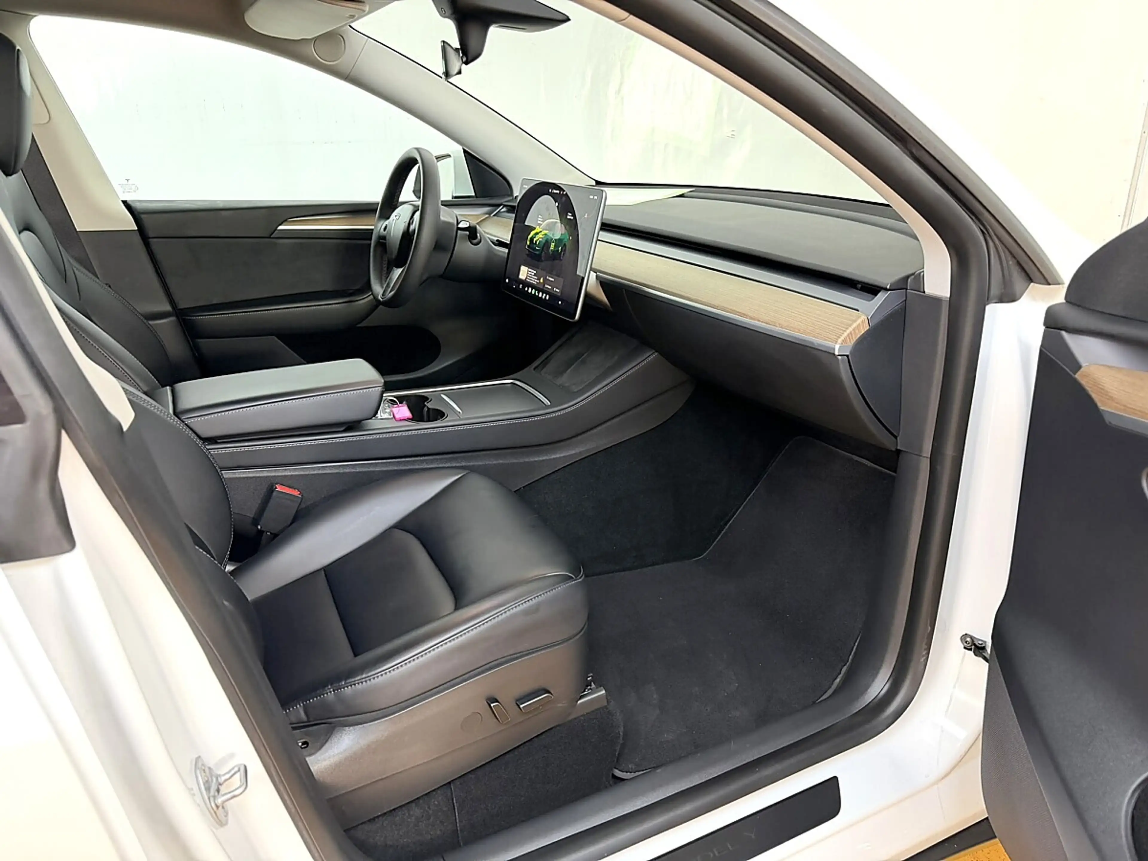 Tesla Model Y Dual Maximale Reichweite Dual AWD Autopilot — photo 6