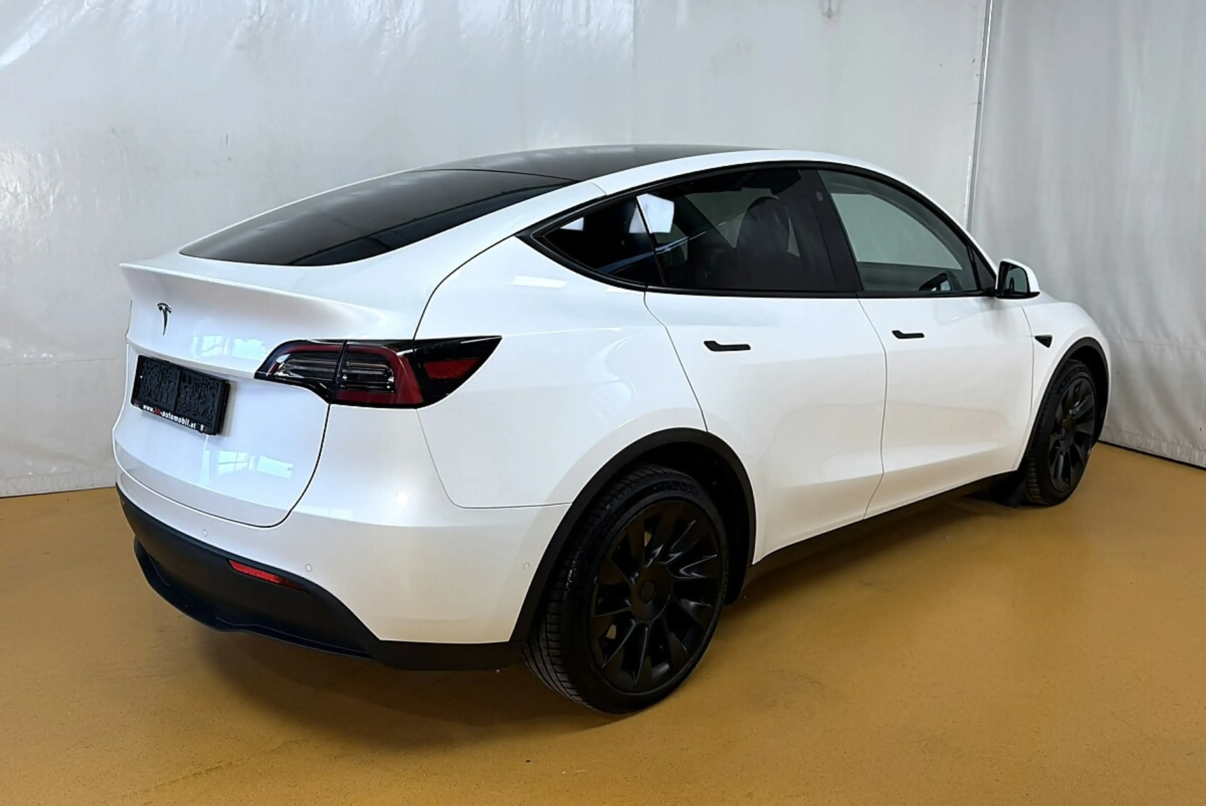 Tesla Model Y Dual Maximale Reichweite Dual AWD Autopilot — photo 4