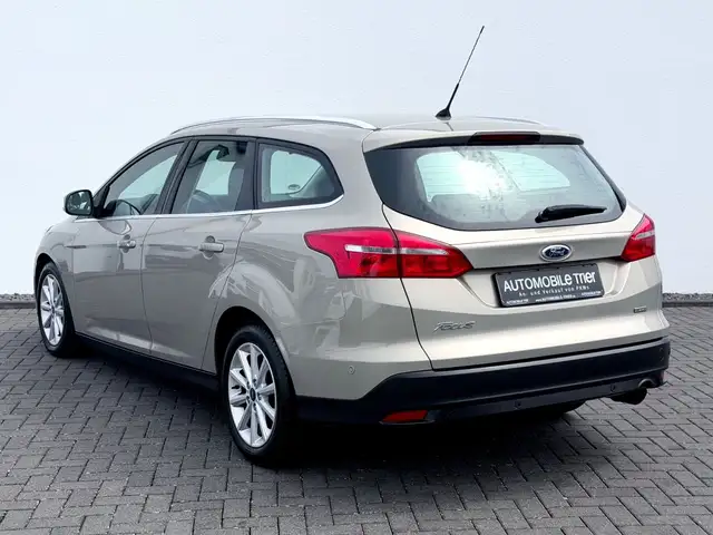 Ford Focus view 7