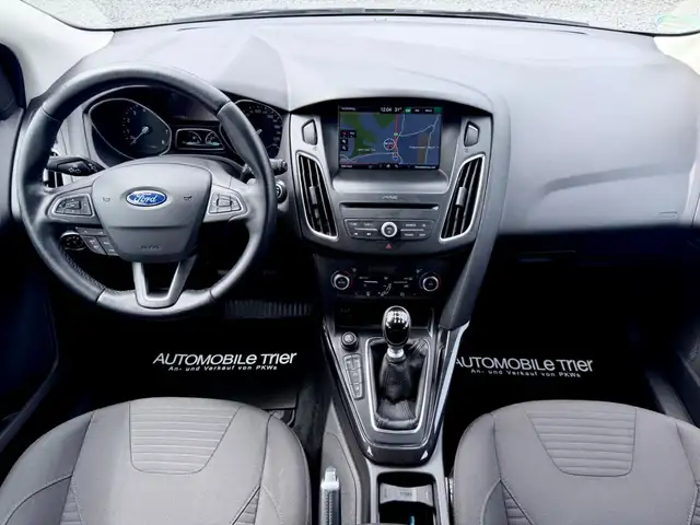 Ford Focus view 11