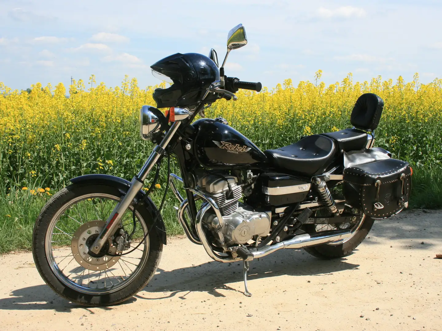 Honda CA 125 Rebel JC 26, 125cm³, 8,1 kW, Sissi-Bar, Ledertaschen Czarny - 1