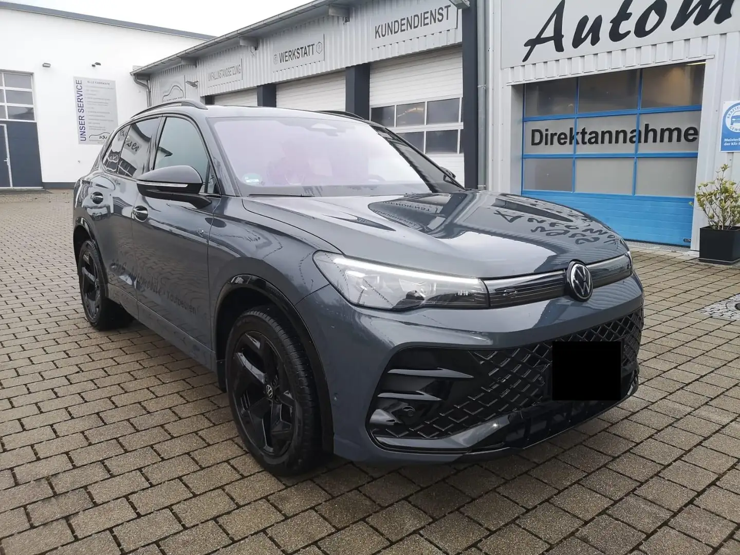 Volkswagen Tiguan 2.0TDI R-Line DSG 4Motion *PANO*AHK*STHZ* Grau - 2