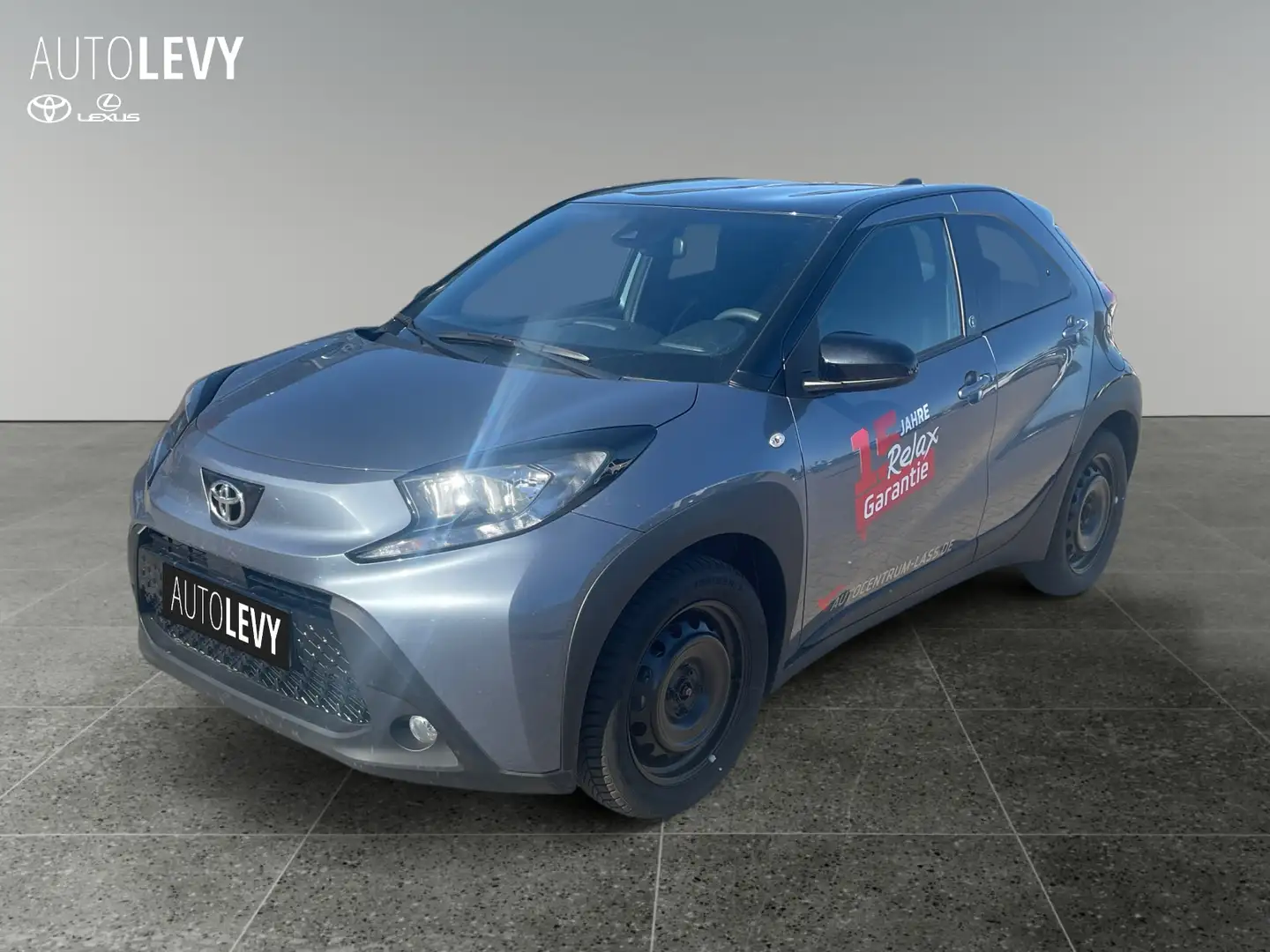 Toyota Aygo X 1.0 l Team D M/T Team D mit Sitzheizung Grijs - 2