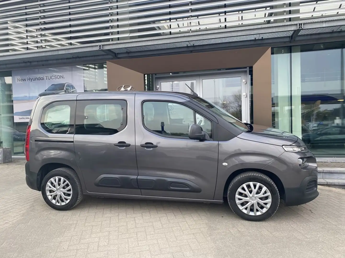 Citroen Berlingo 1.2 benzine 110pk Gris - 2