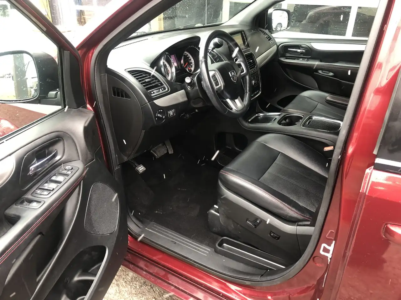 Dodge Grand Caravan снимка Dodge Grand Caravan