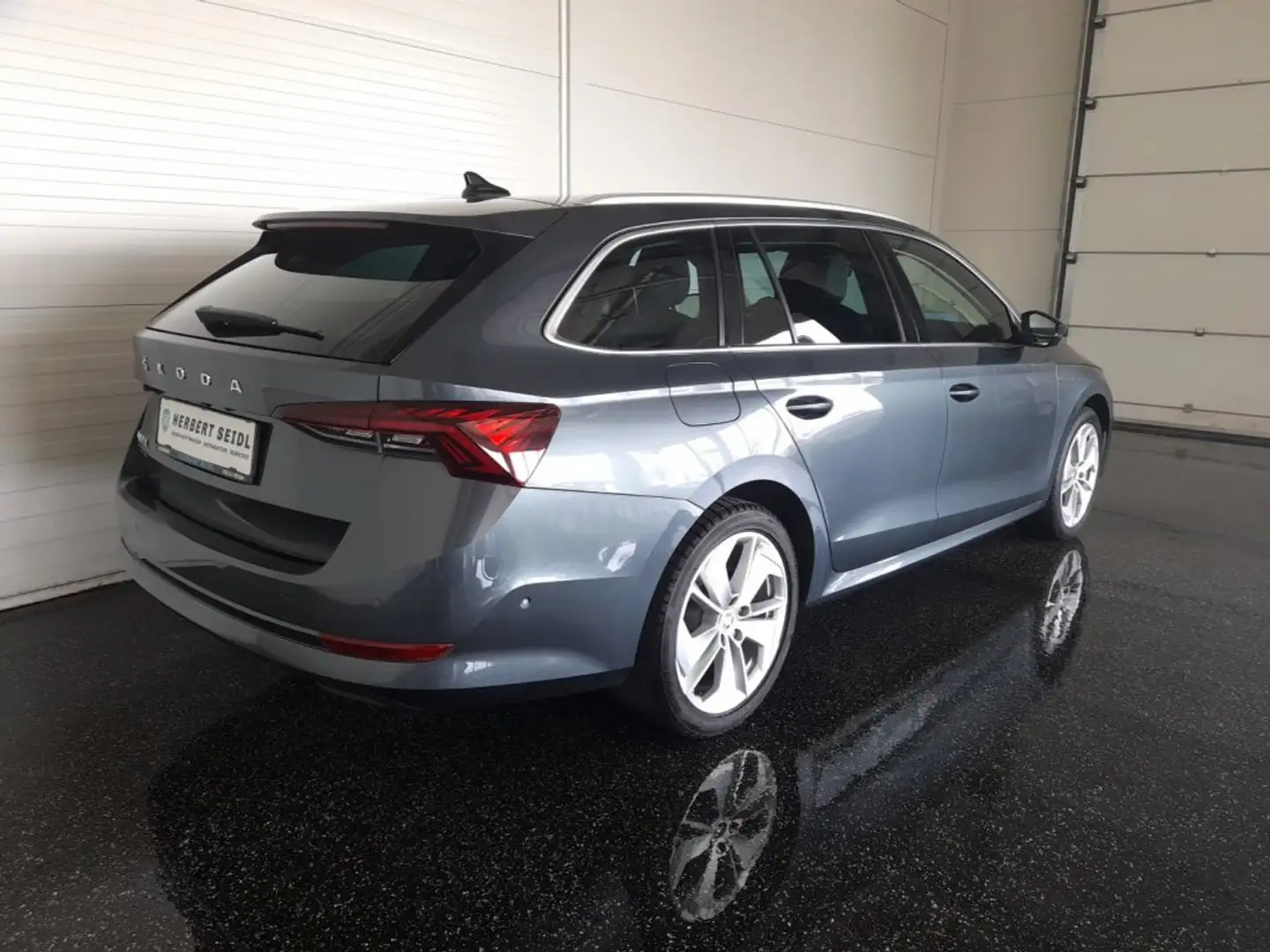 Skoda Octavia Combi STYLE 2,0 TDI DSG *18 ZOLL "RS" / SKY / MATRIX-LED / VIRTUELL / NAVI / RS-SPORTSITZE MIT MEMORY / ACC / E-KLAPPE* Grau - 2