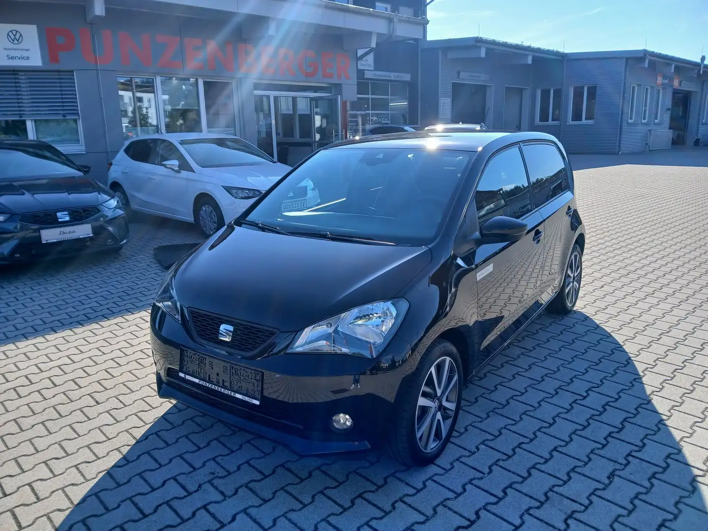SEAT Mii electric Plus Schwarz - 1