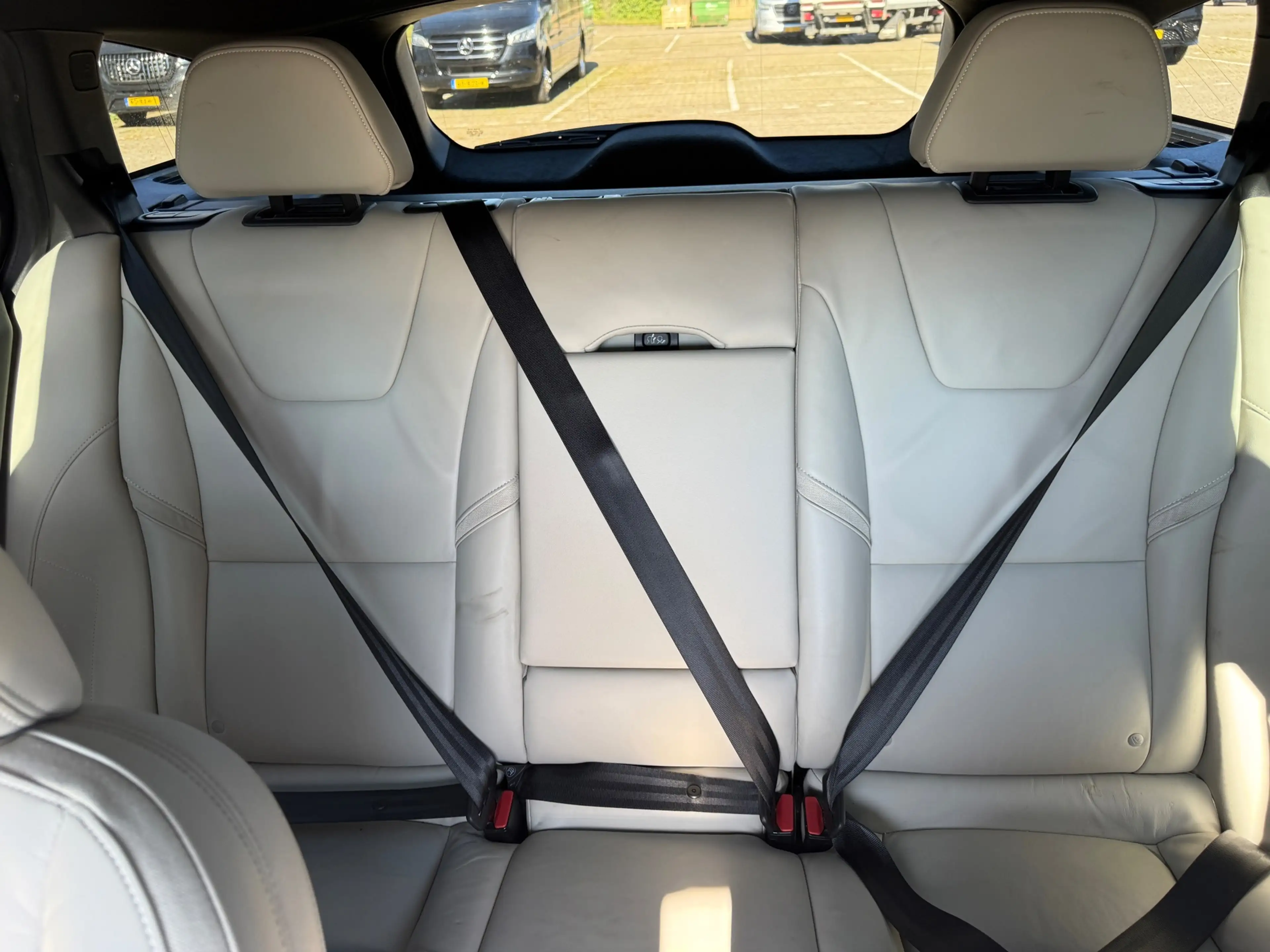 Volvo V60 2.4 D5 Twin Engine Special Edition Euro 6 White Le — photo 7