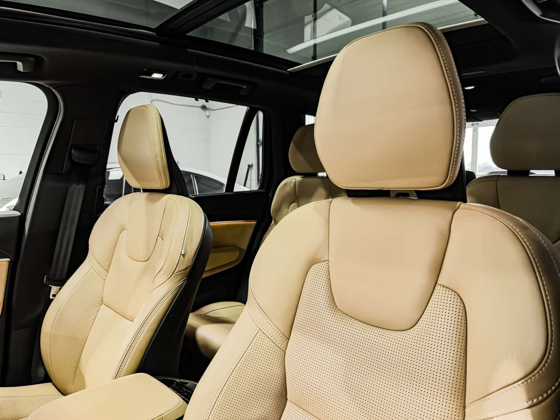 2025 Volvo XC90 B6 AWD 7-SEATER Ultra-Bright thumb 11