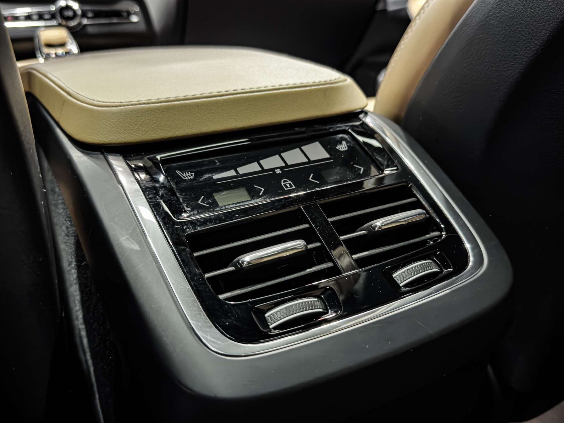 2025 Volvo XC90 B6 AWD 7-SEATER Ultra-Bright thumb 22