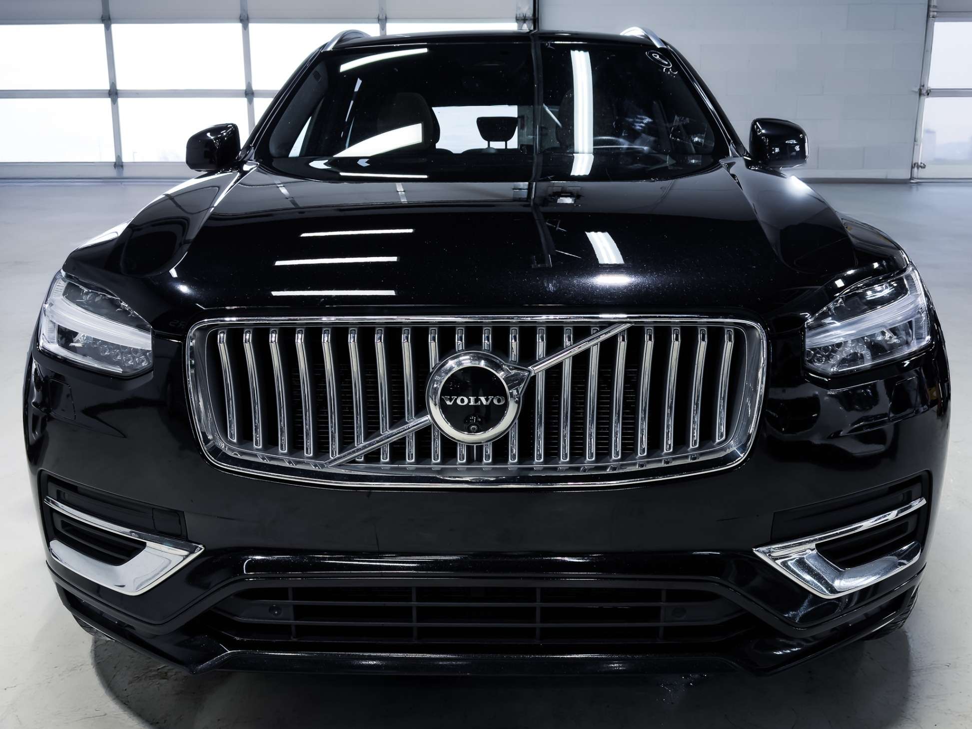 2025 Volvo XC90 B6 AWD 7-SEATER Ultra-Bright alt 3
