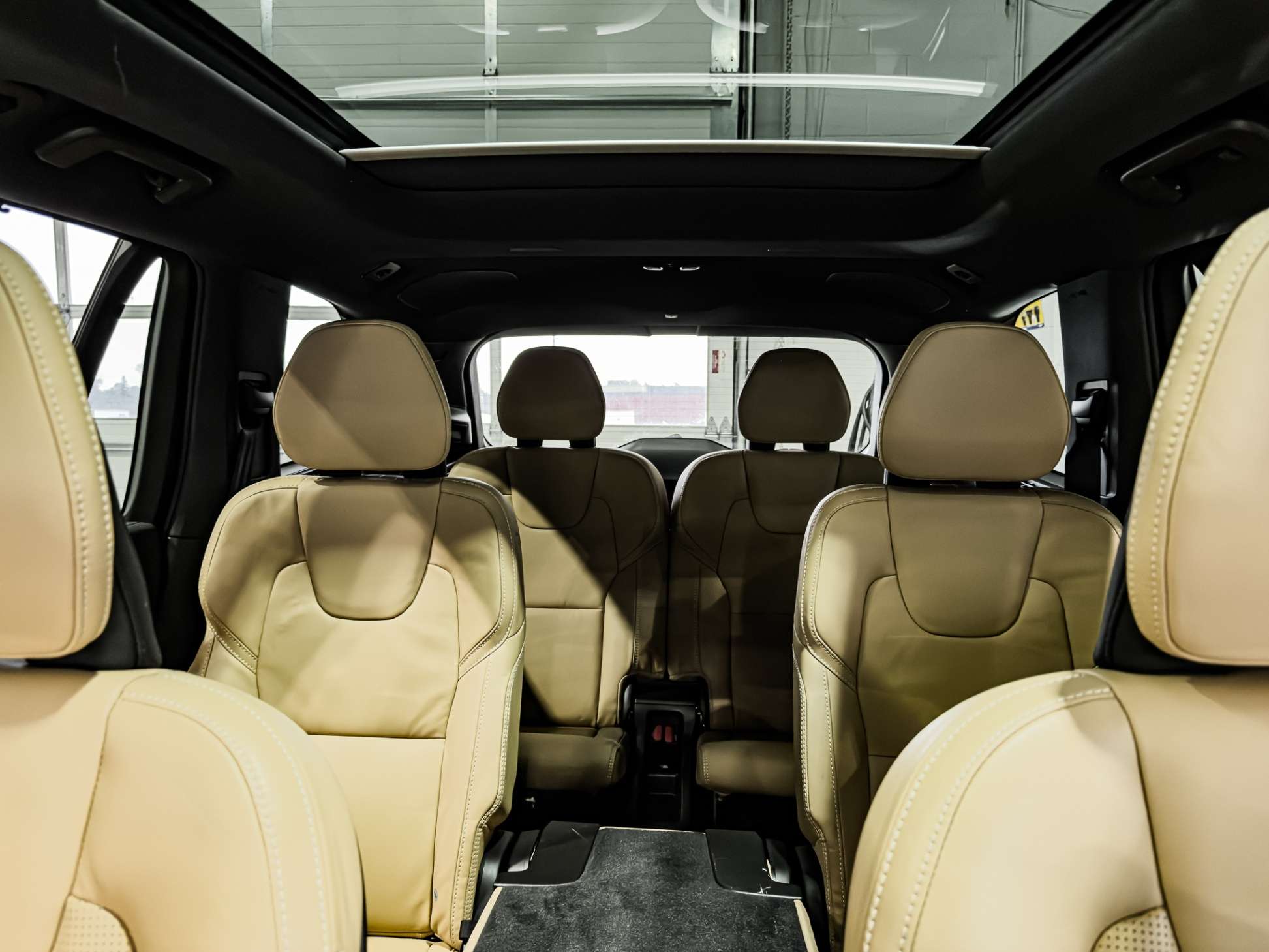 2025 Volvo XC90 B6 AWD 7-SEATER Ultra-Bright thumb 14