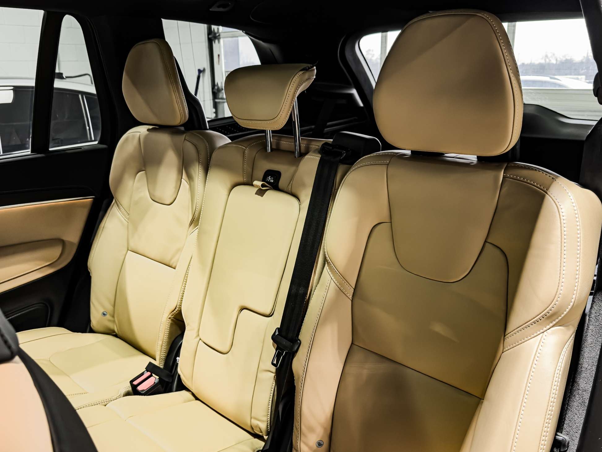 2025 Volvo XC90 B6 AWD 7-SEATER Ultra-Bright thumb 12