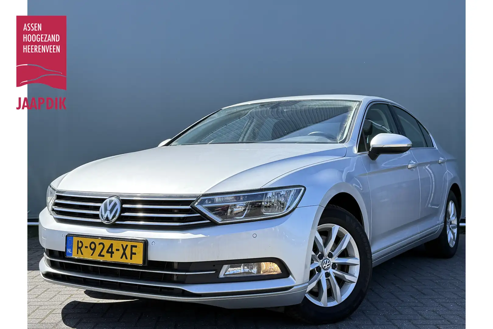 Volkswagen Passat BWJ 2017 1.8 180 PK TSI Highline Business Edition Grijs - 1