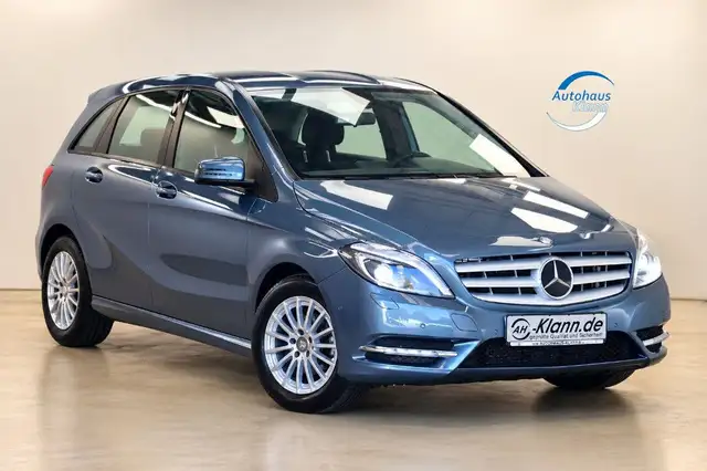 Mercedes-Benz B 180 122PS Automatik Navi Bi-Xenon AHK 1Hand F1