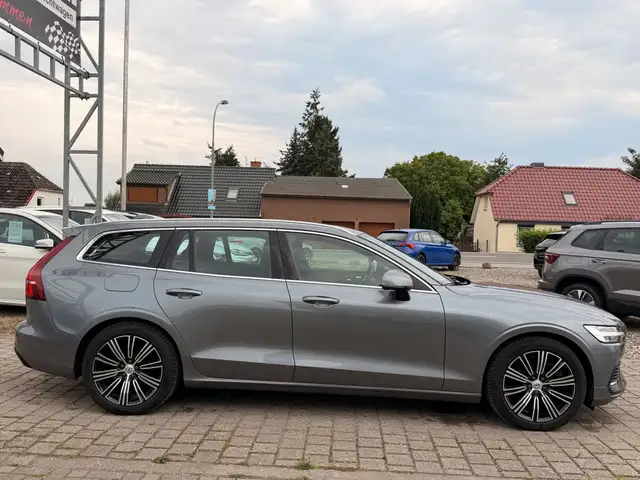Volvo V60 view 5