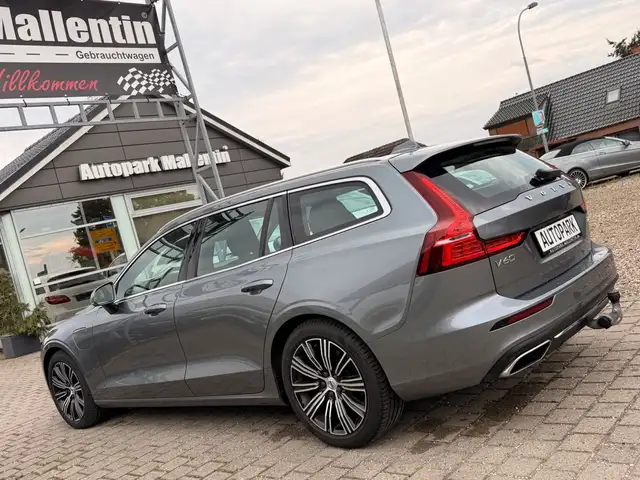 Volvo V60 view 3