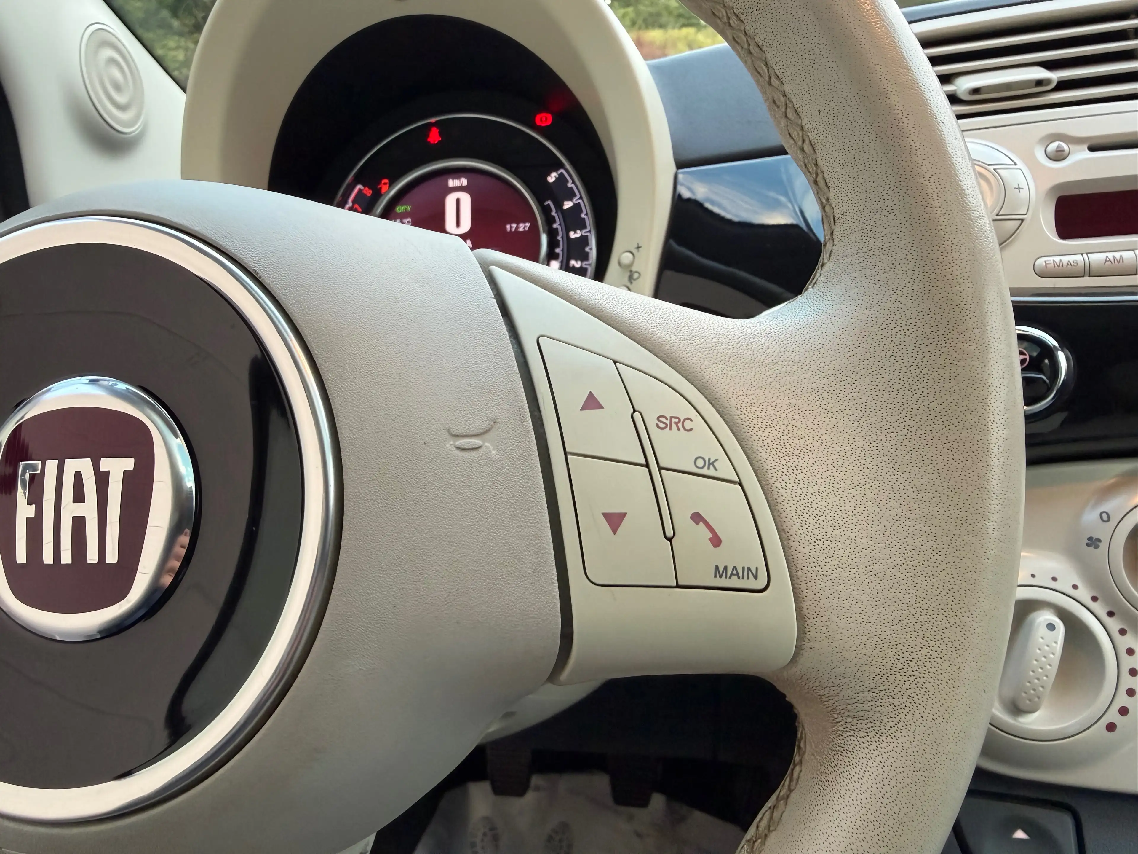 Fiat 500 500 1.2i La petite Robe noire — photo 11