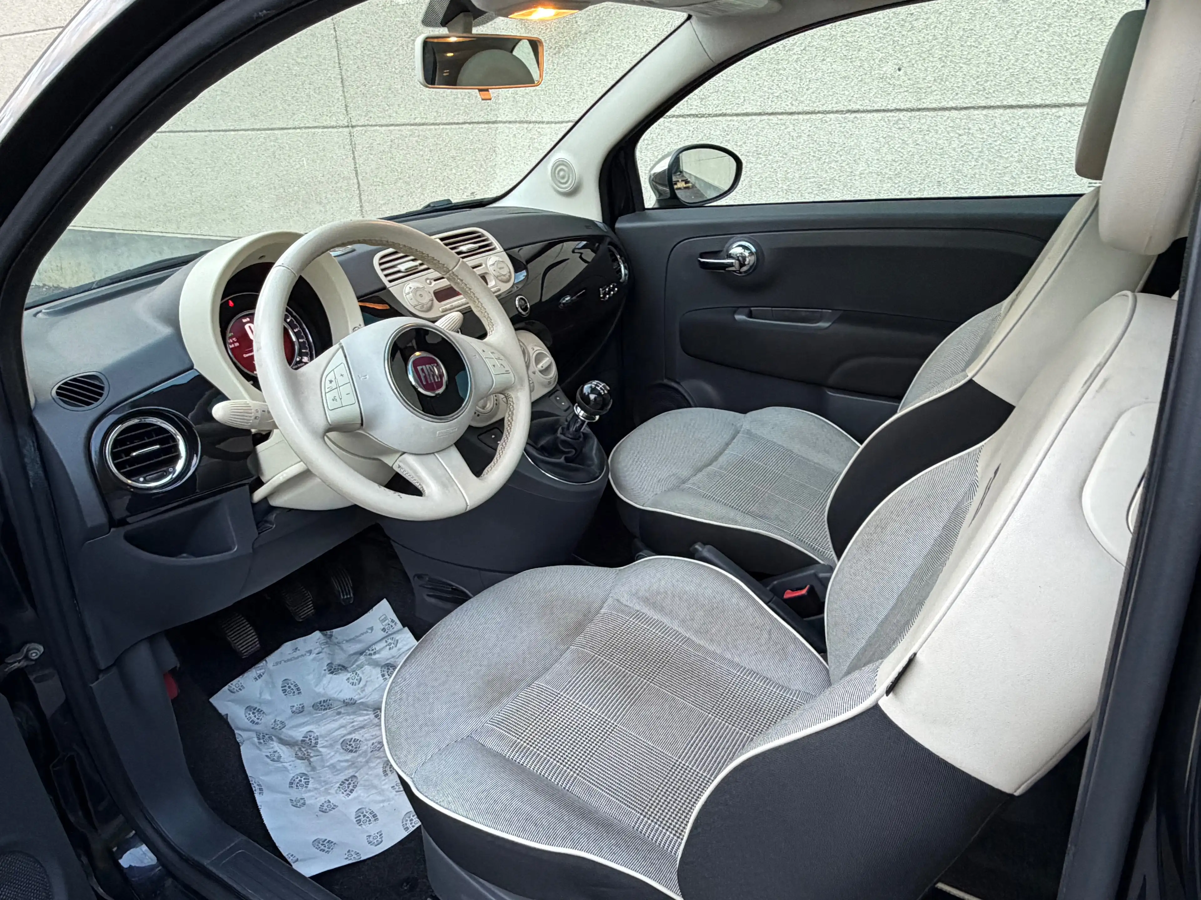Fiat 500 500 1.2i La petite Robe noire — photo 9