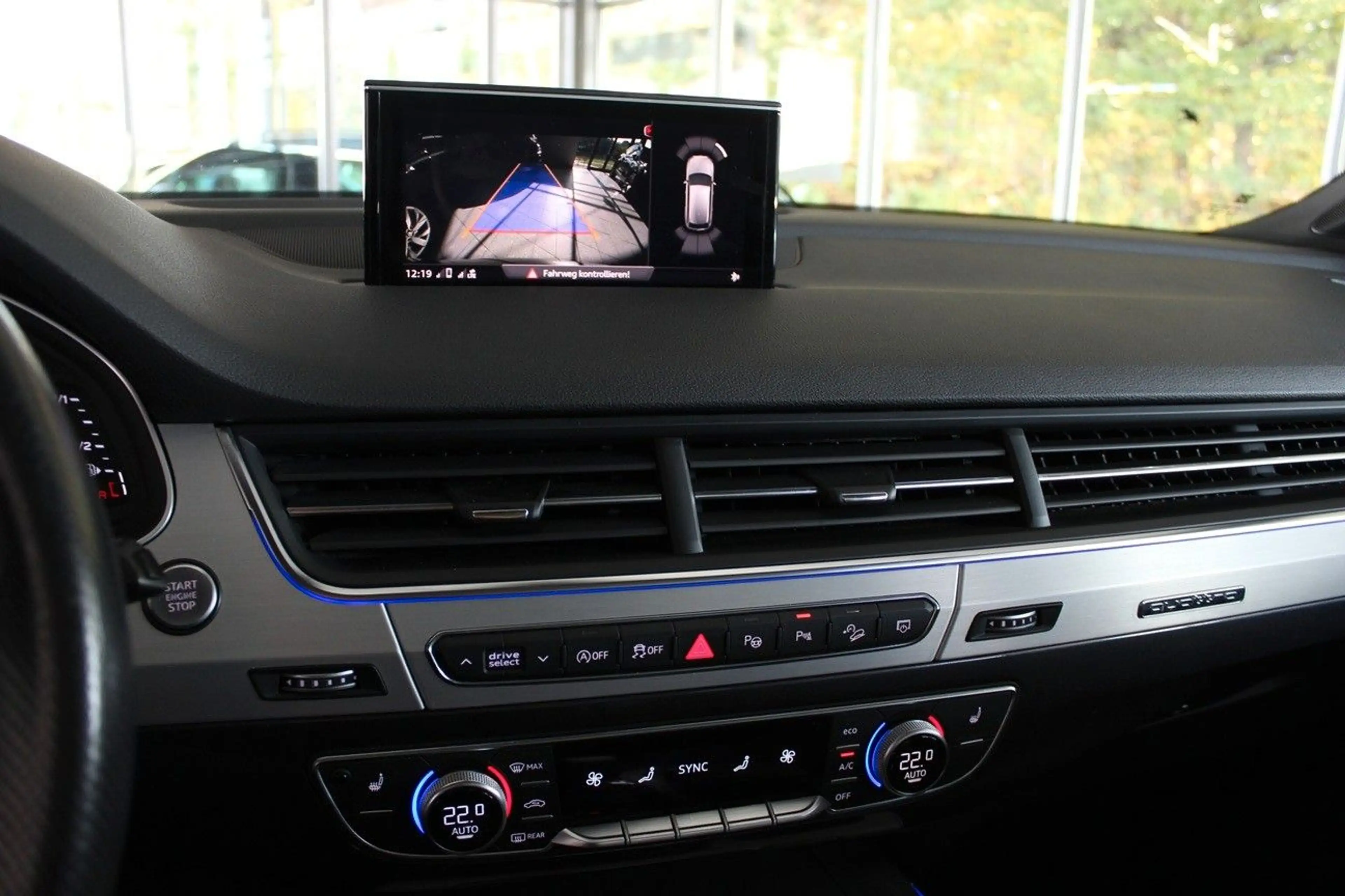 Audi Q7 50 TDI quattro S line Matrix AHK Pano Raute — photo 10