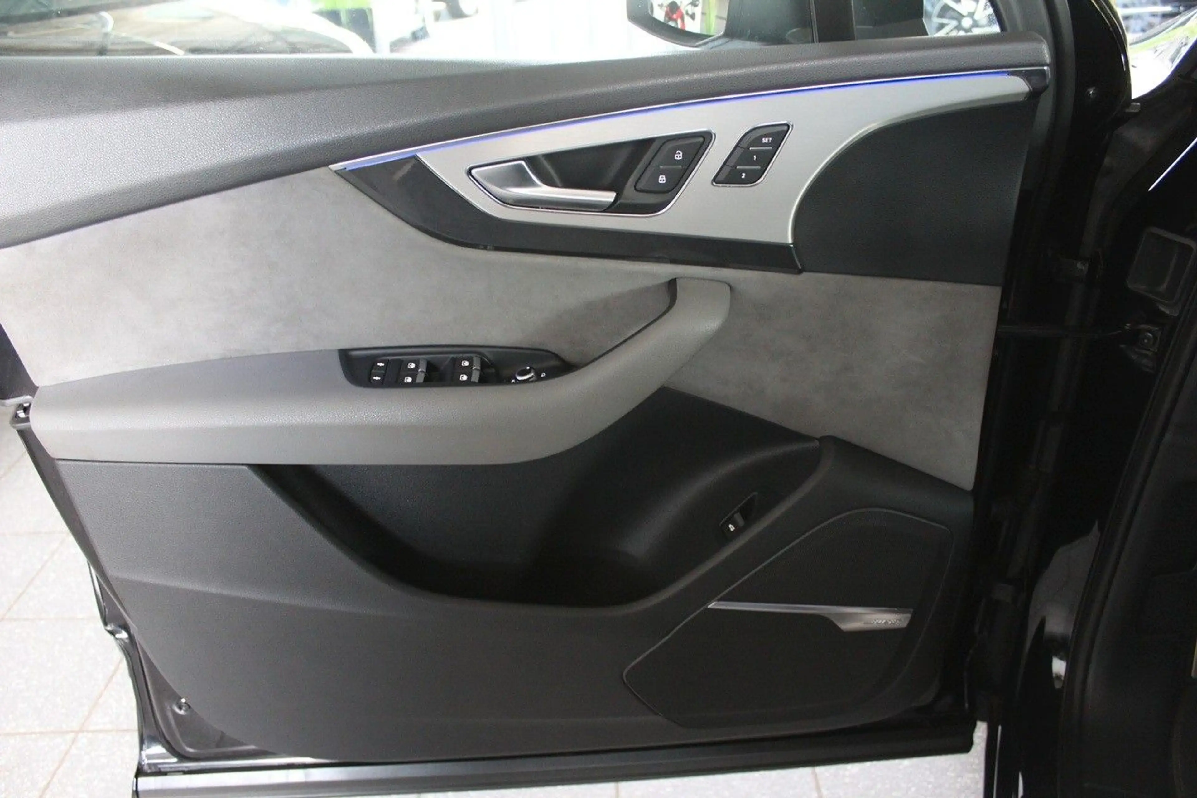 Audi Q7 50 TDI quattro S line Matrix AHK Pano Raute — photo 7