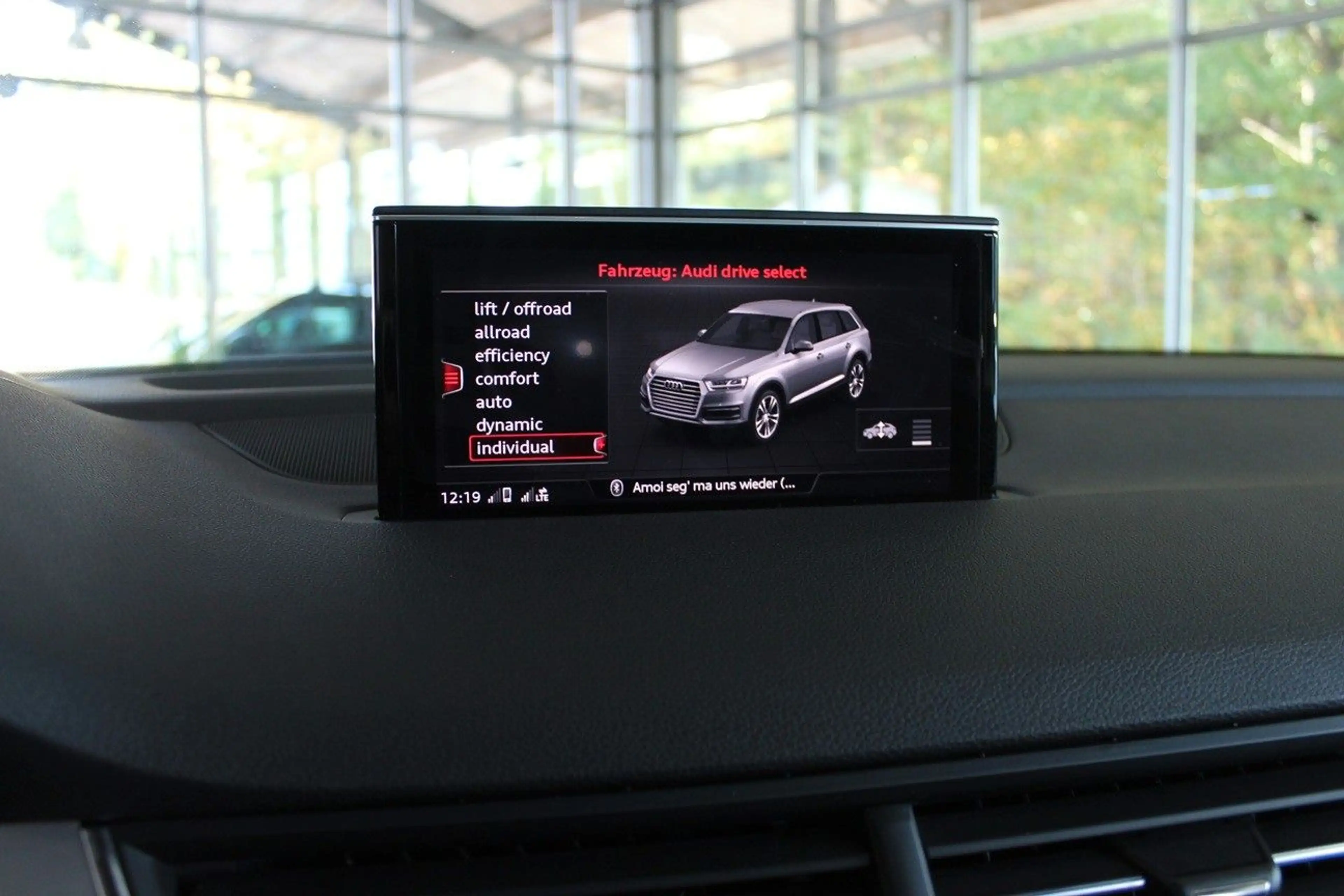 Audi Q7 50 TDI quattro S line Matrix AHK Pano Raute — photo 11