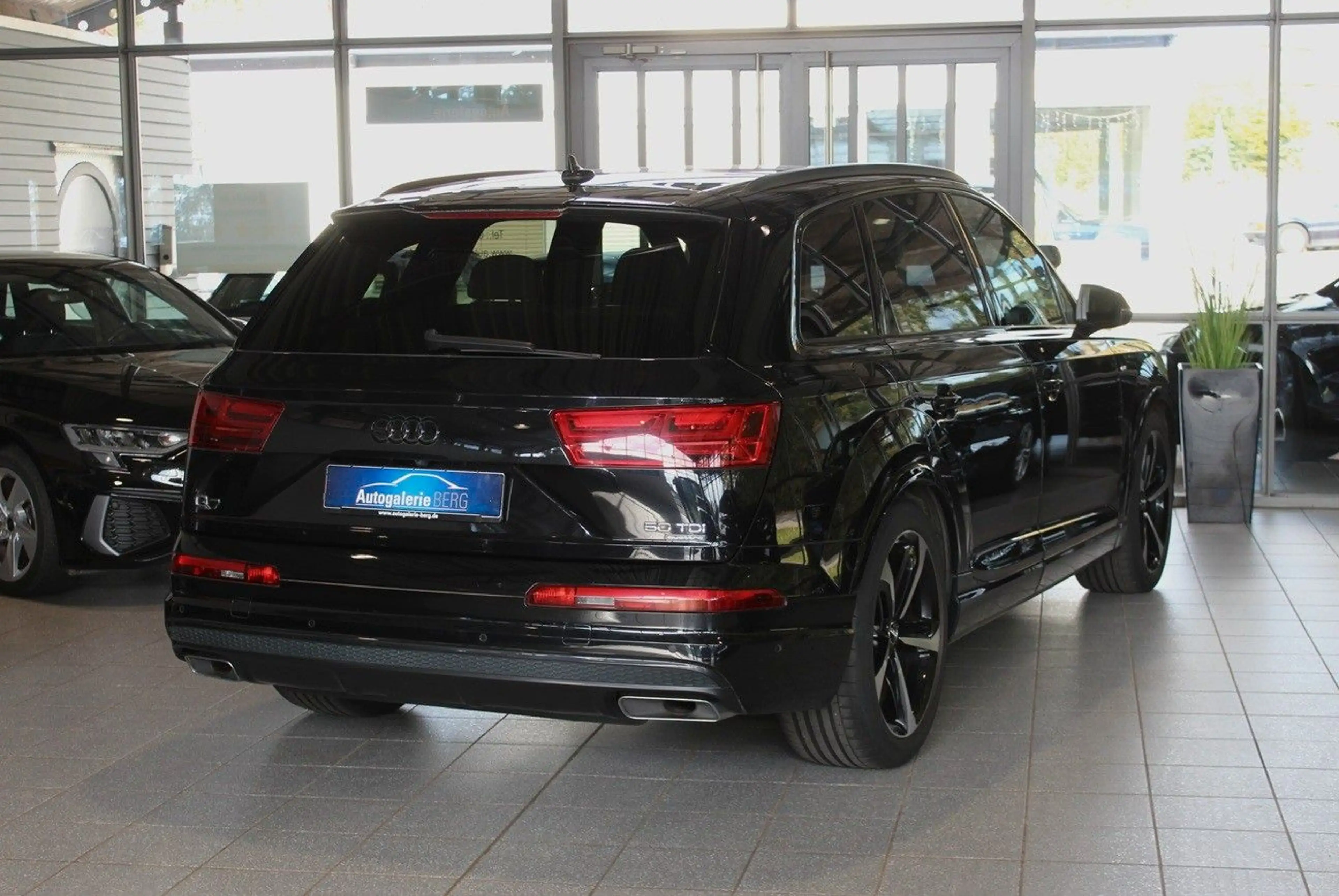 Audi Q7 50 TDI quattro S line Matrix AHK Pano Raute — photo 2