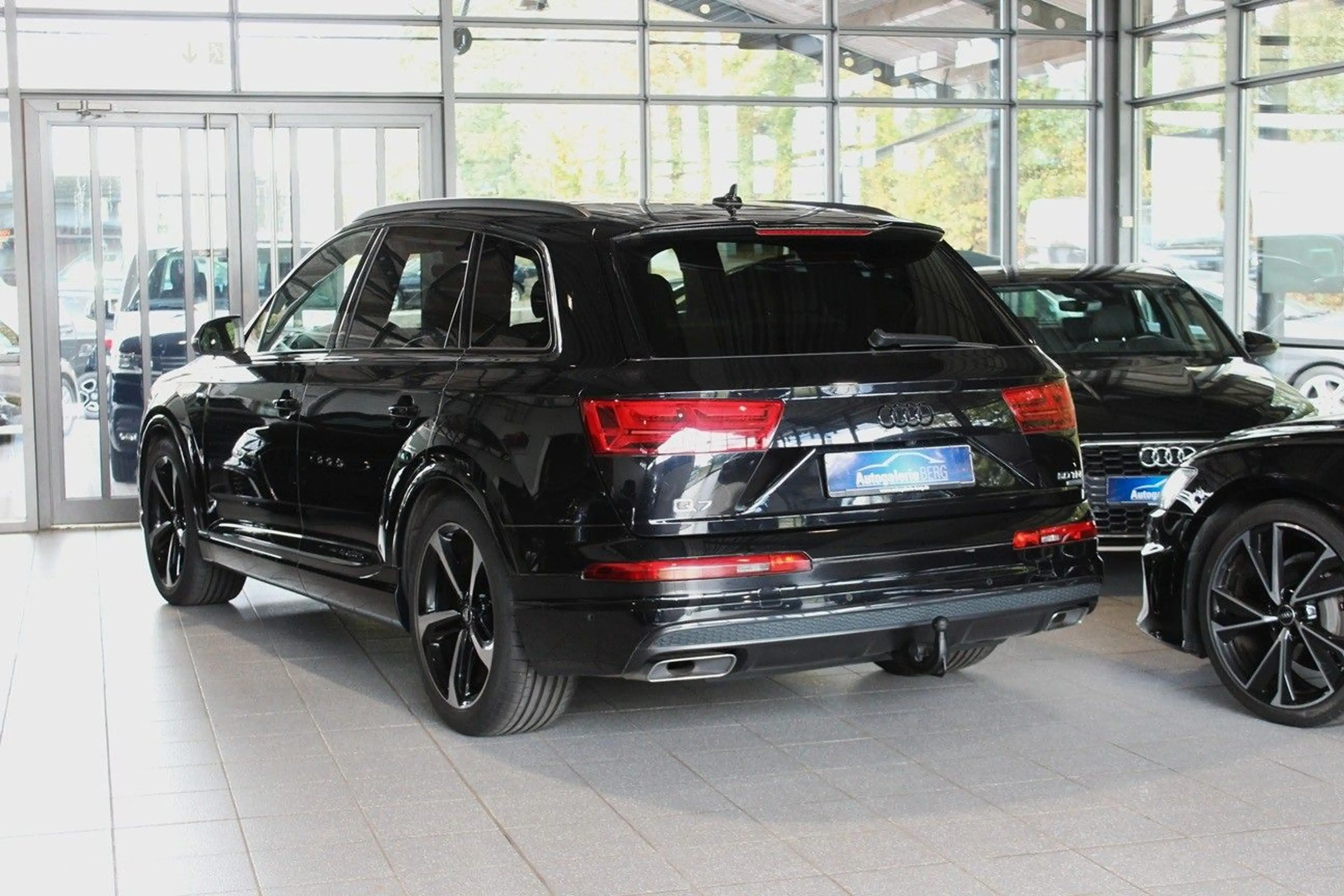 Audi Q7 50 TDI quattro S line Matrix AHK Pano Raute — photo 9