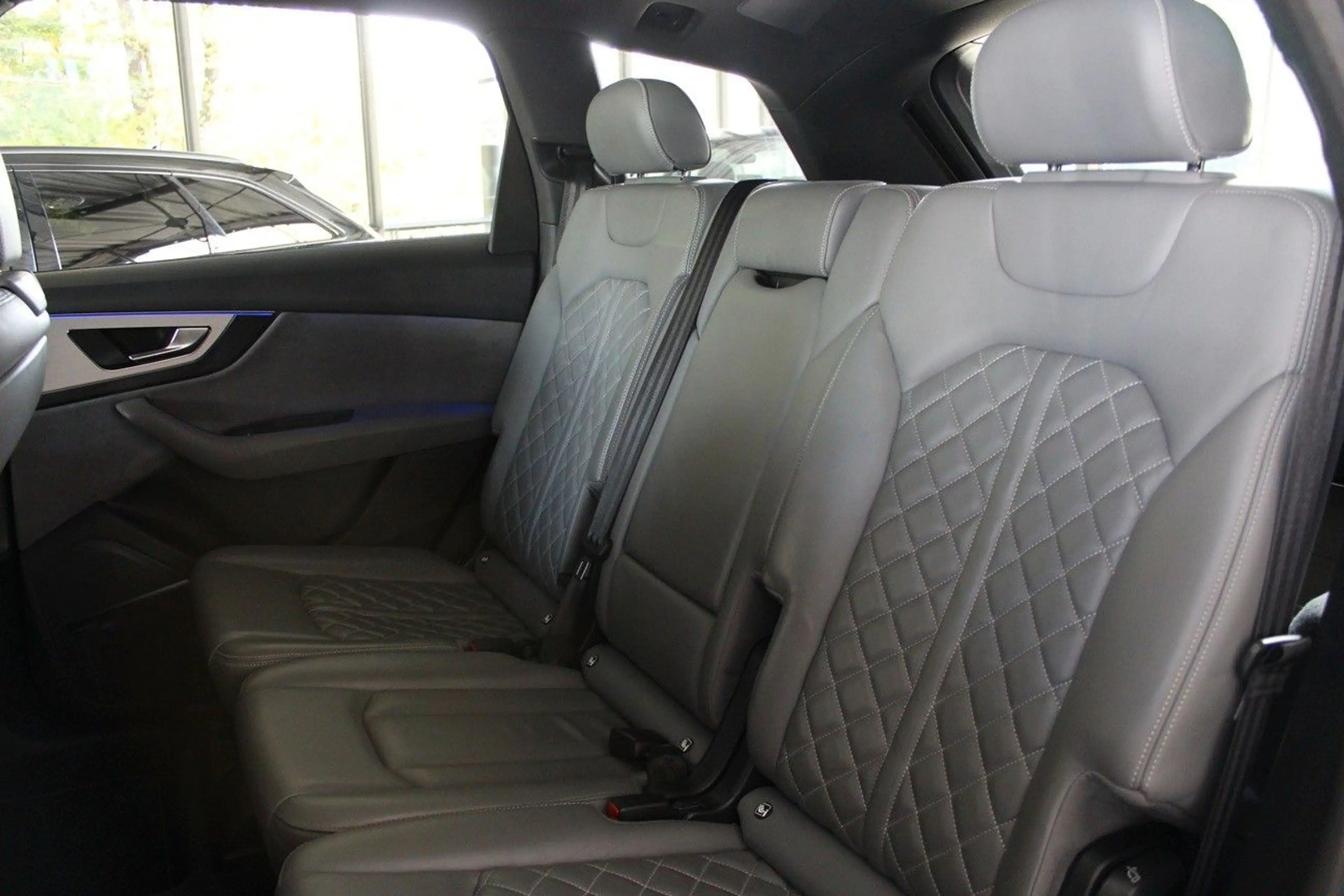 Audi Q7 50 TDI quattro S line Matrix AHK Pano Raute — photo 15