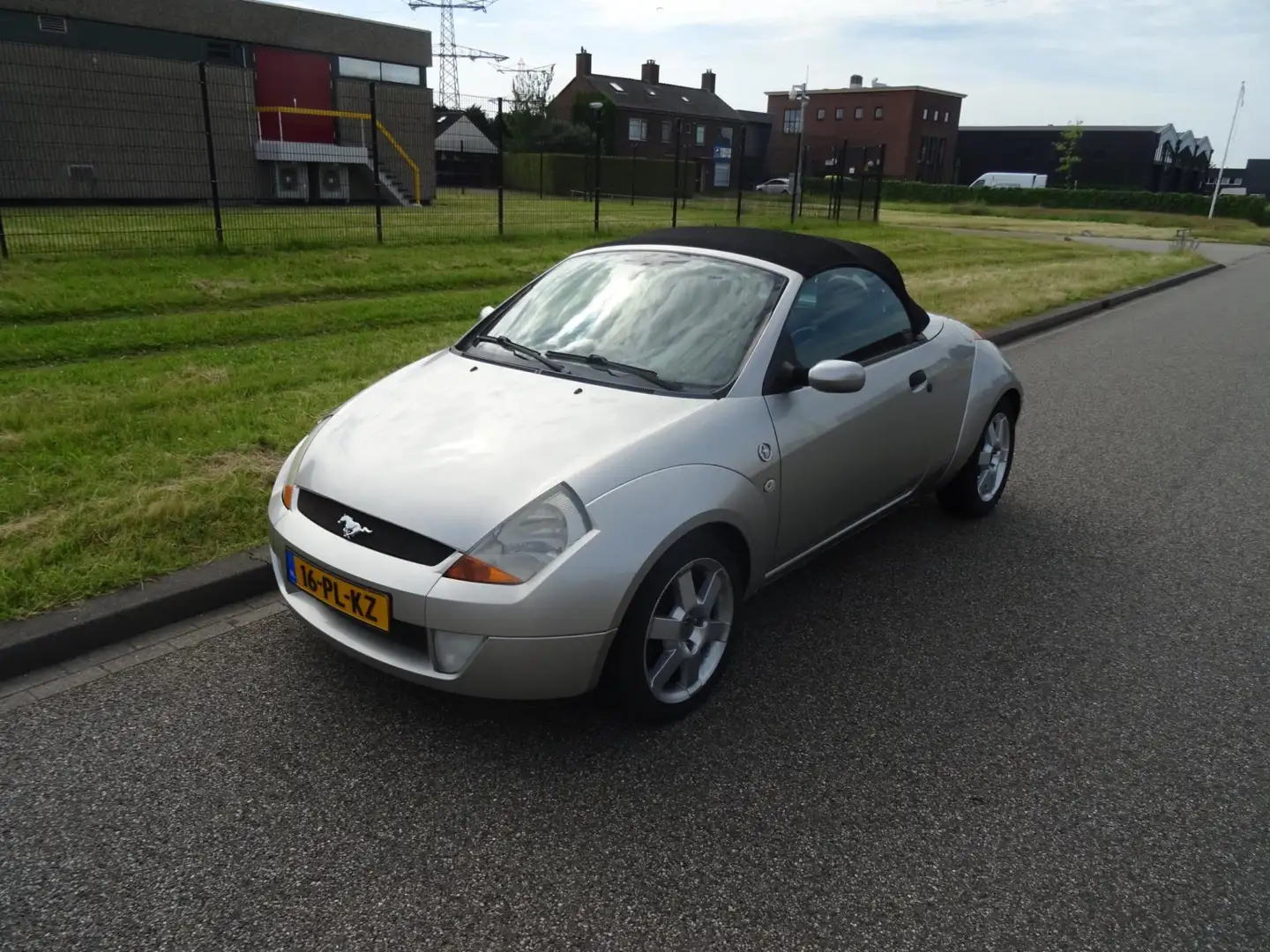 Ford Streetka 1.6 Grijs - 1