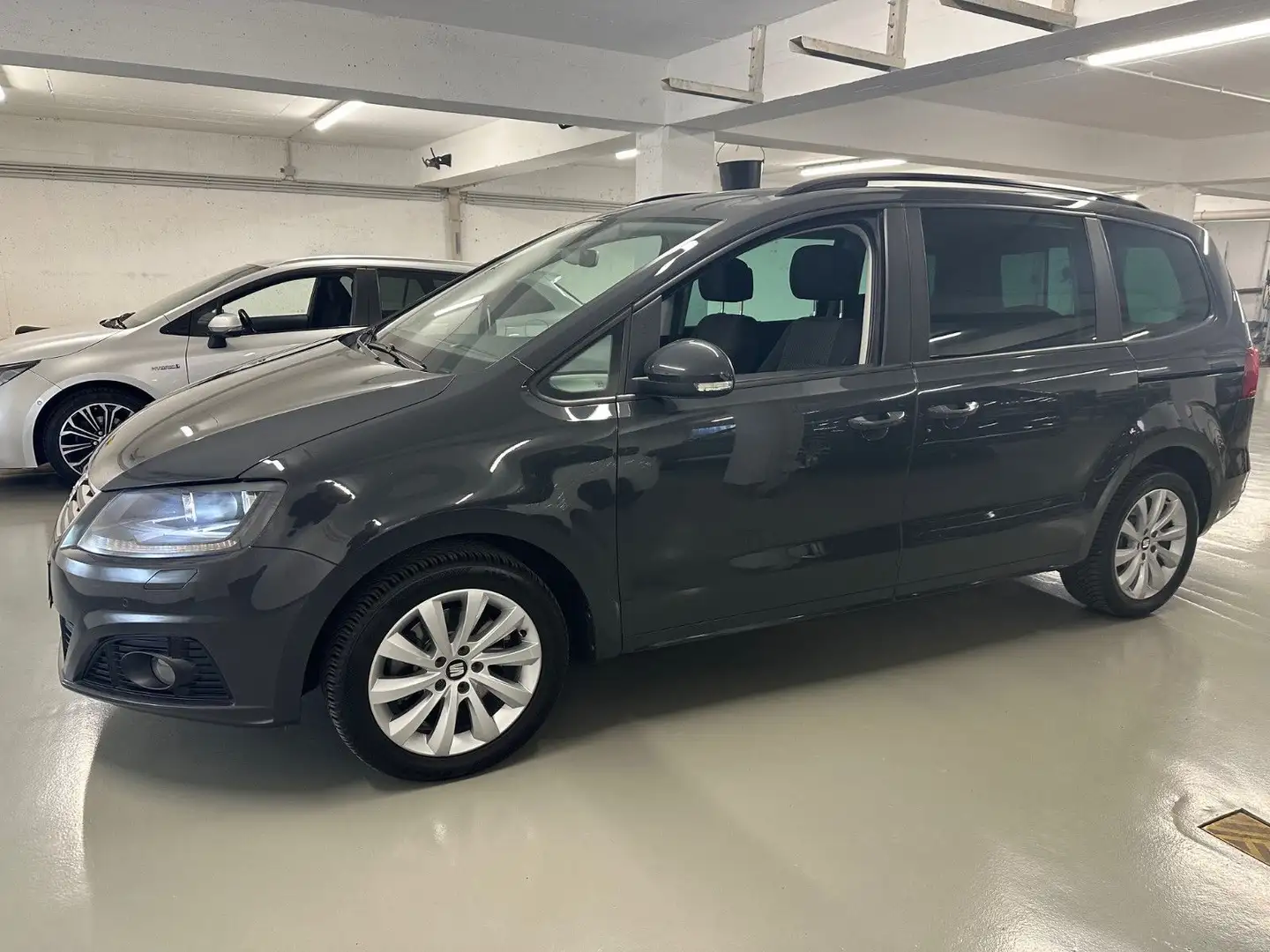 SEAT Alhambra 2.0 TDI Alhambra Style Grau - 1