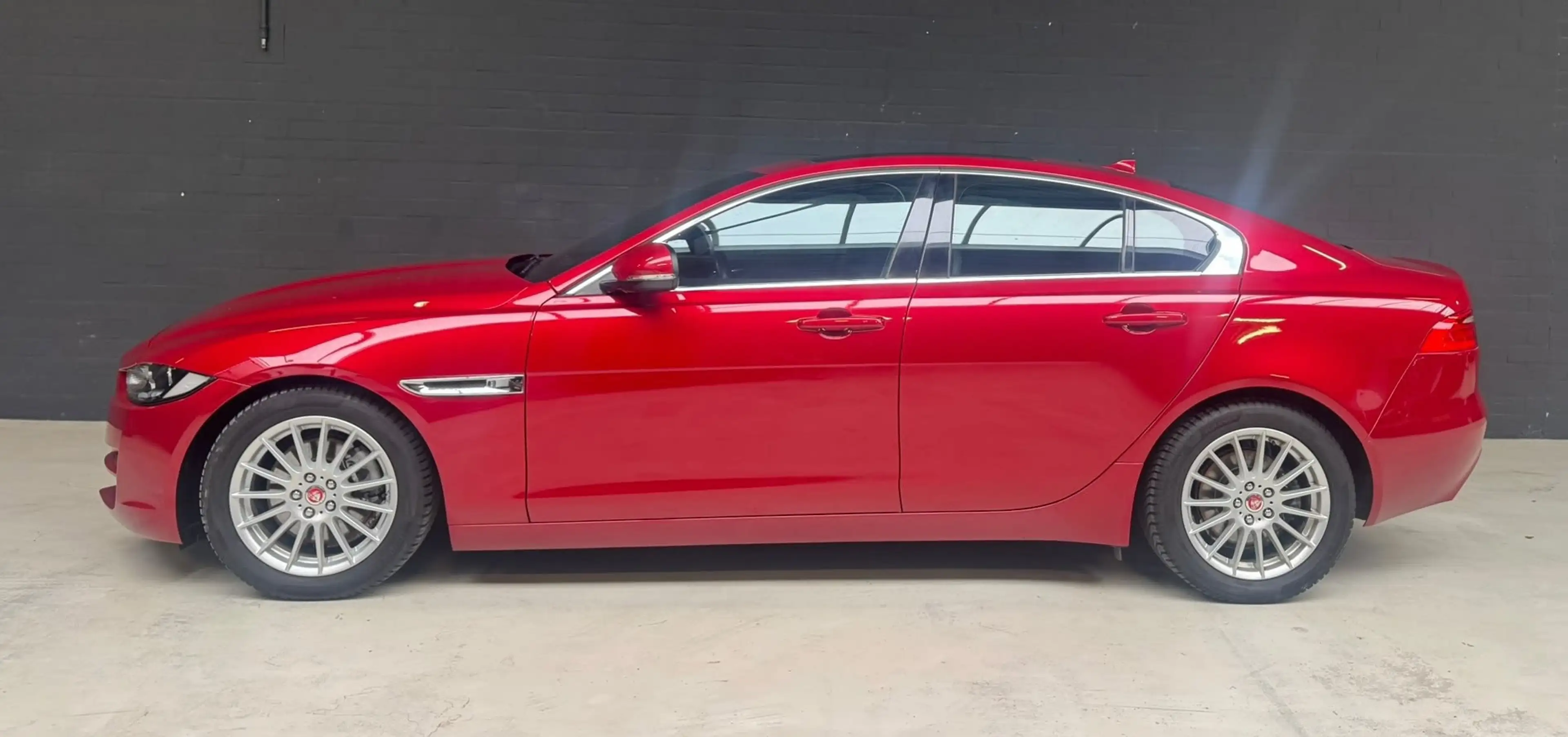 Jaguar XE 2.0 D Portfolio 1e Eigenaar Dealer Onder. — photo 3