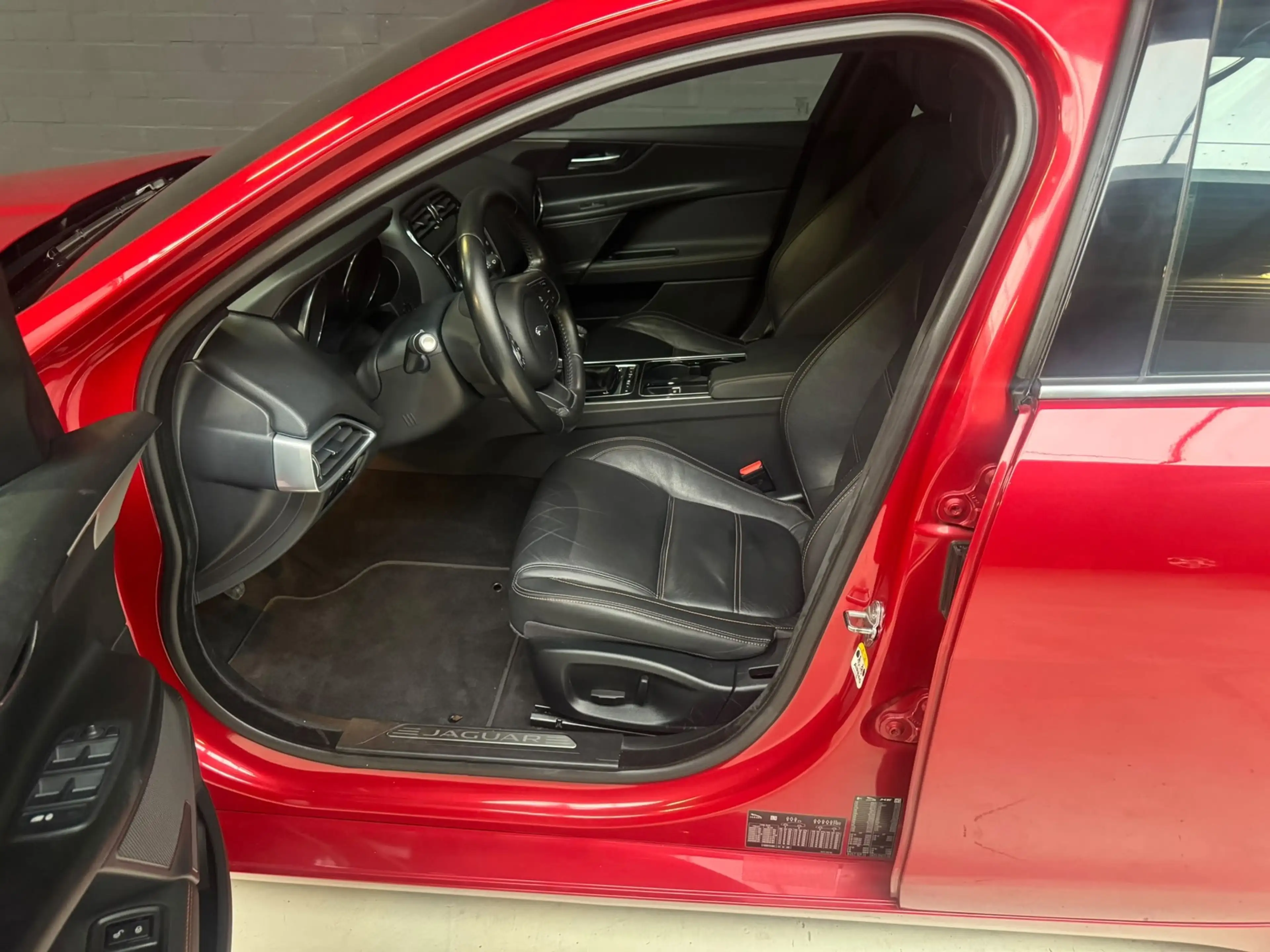 Jaguar XE 2.0 D Portfolio 1e Eigenaar Dealer Onder. — photo 7