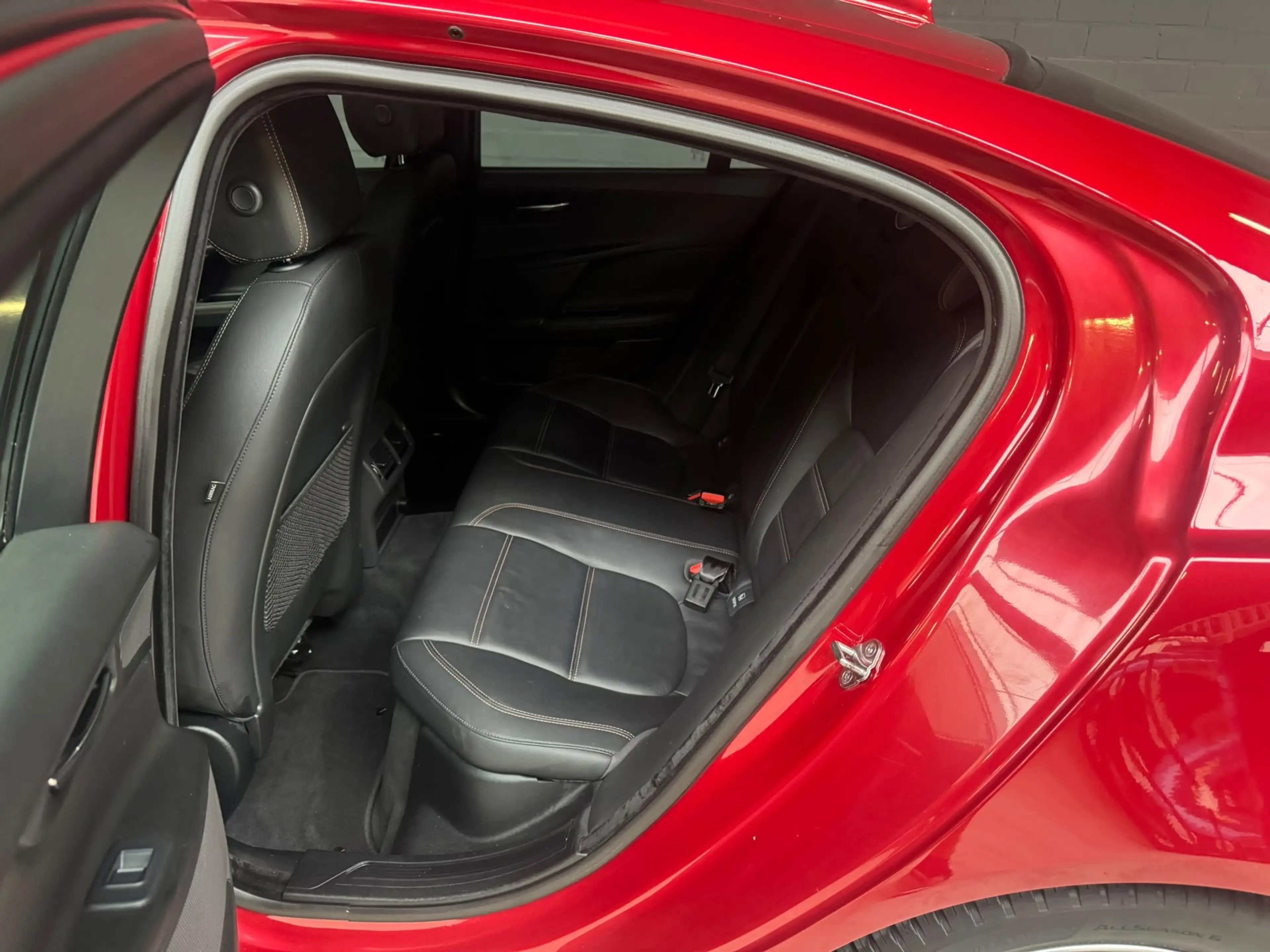 Jaguar XE 2.0 D Portfolio 1e Eigenaar Dealer Onder. — photo 10