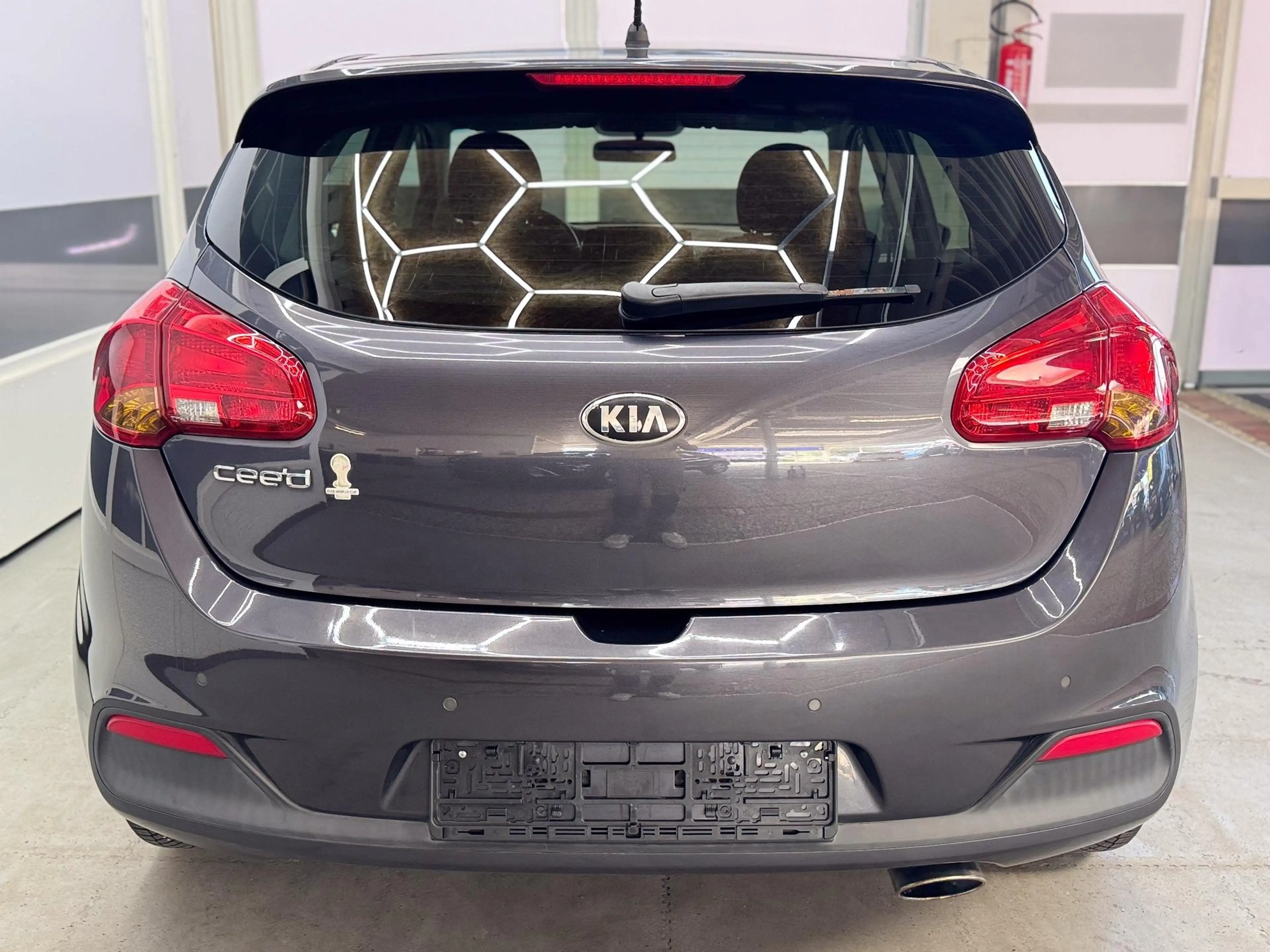 Kia Ceed / cee'd FIFA World Cup Edition SHZ KLIMAAUTOMATIK PDC 1... — photo 6
