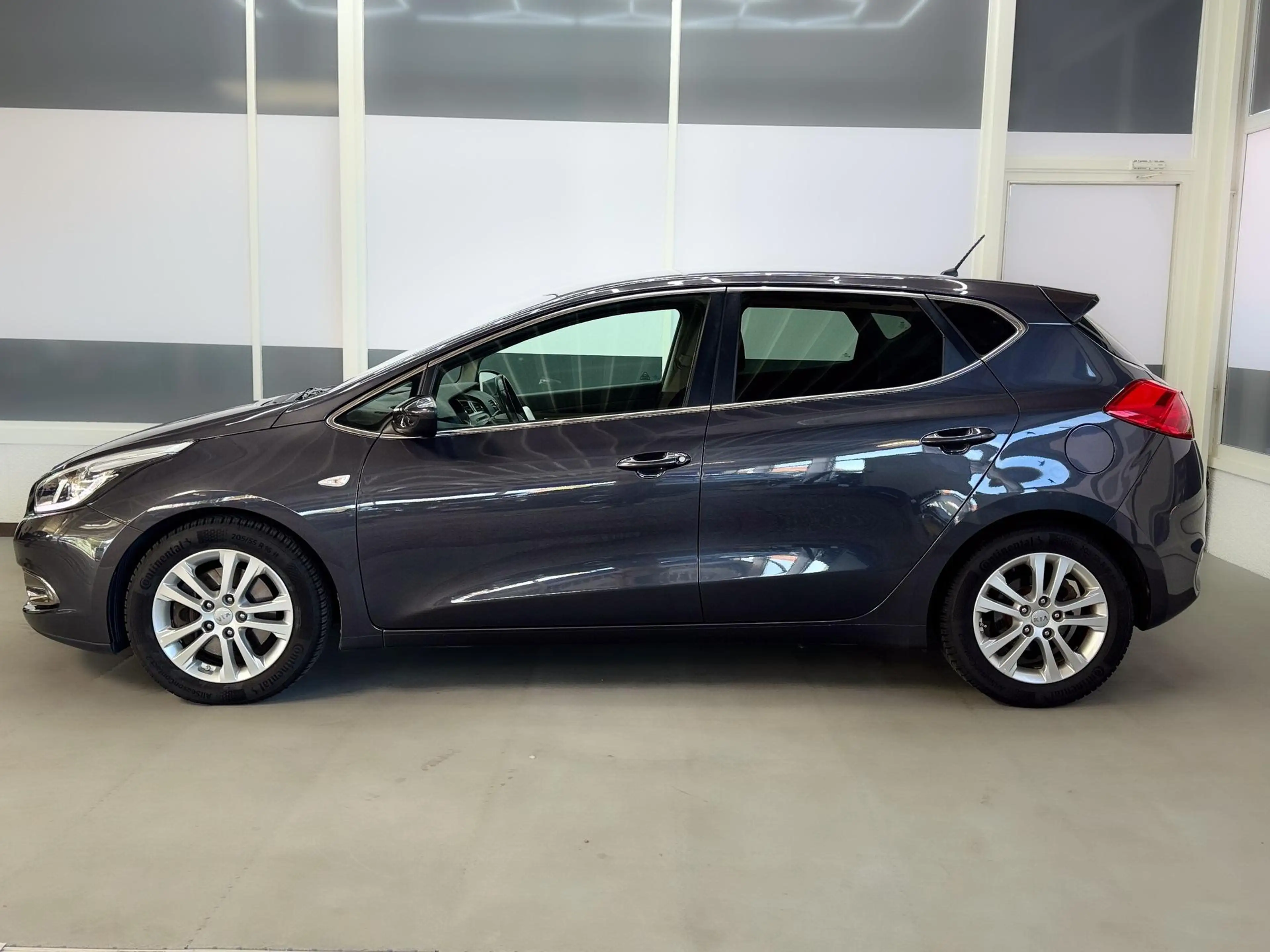 Kia Ceed / cee'd FIFA World Cup Edition SHZ KLIMAAUTOMATIK PDC 1... — photo 3
